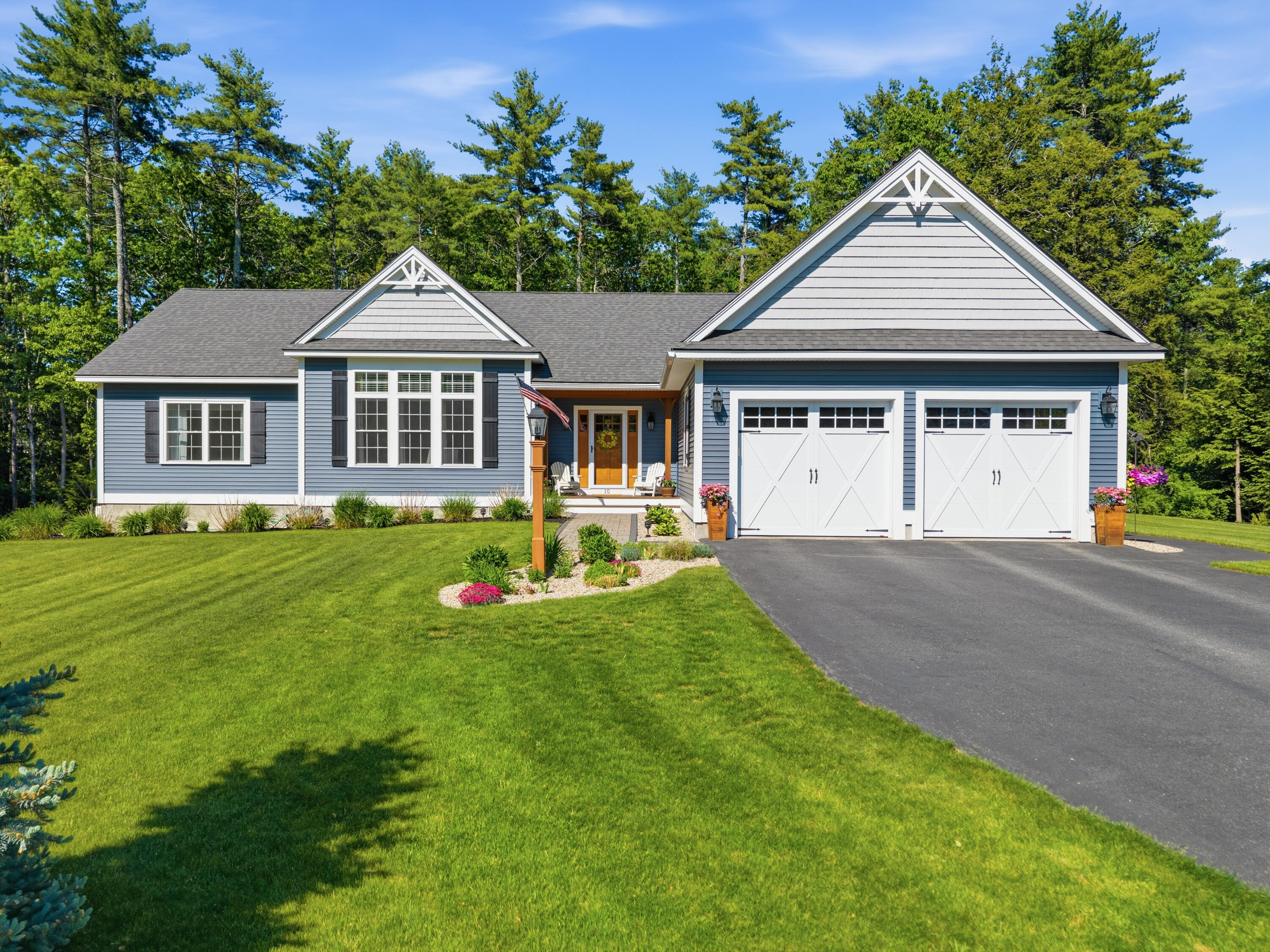 10 Bartlett Drive