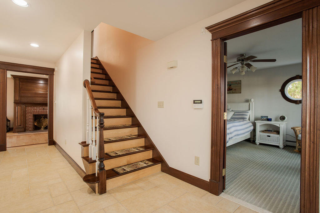 3 Hotel Avenue