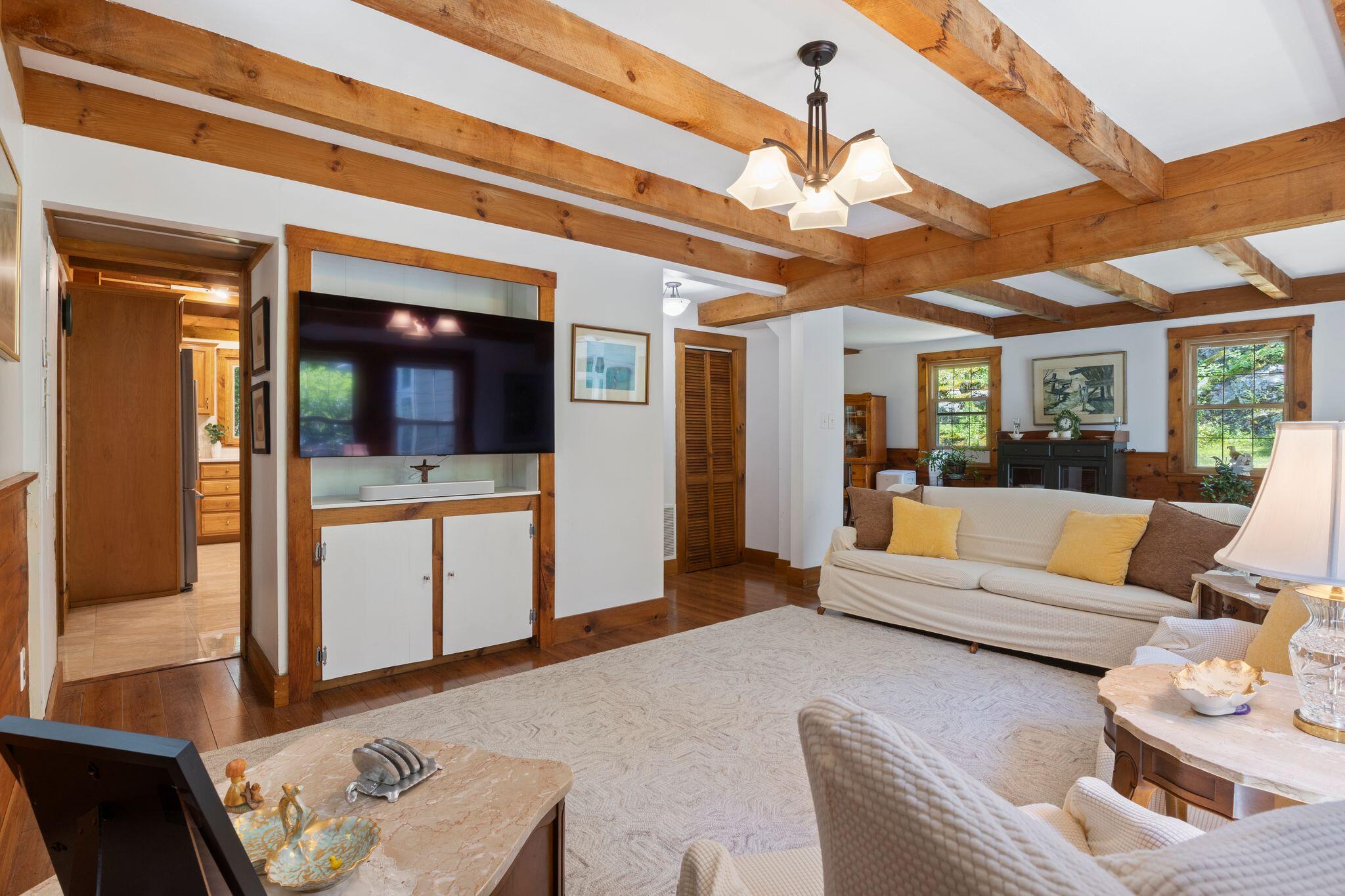 37 Pine Hill Road S