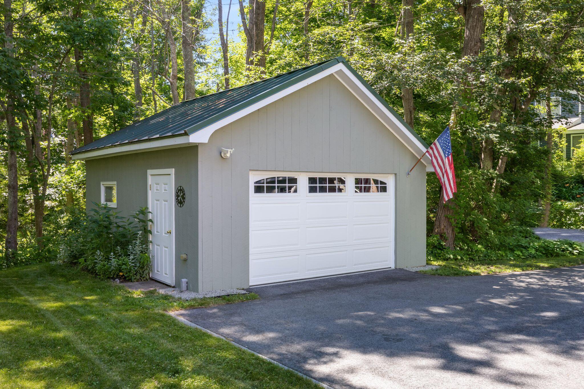 37 Pine Hill Road S