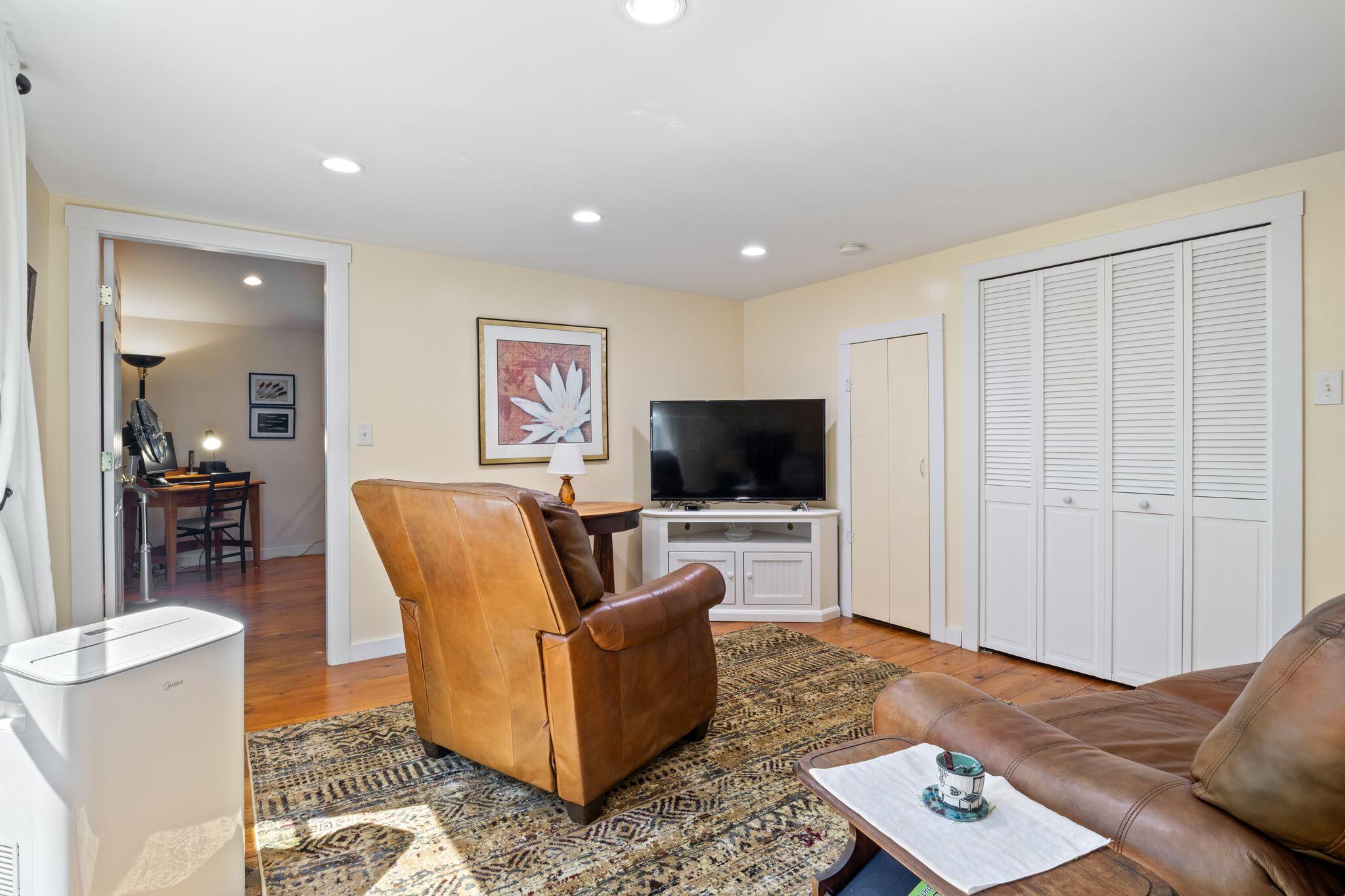 37 Pine Hill Road S