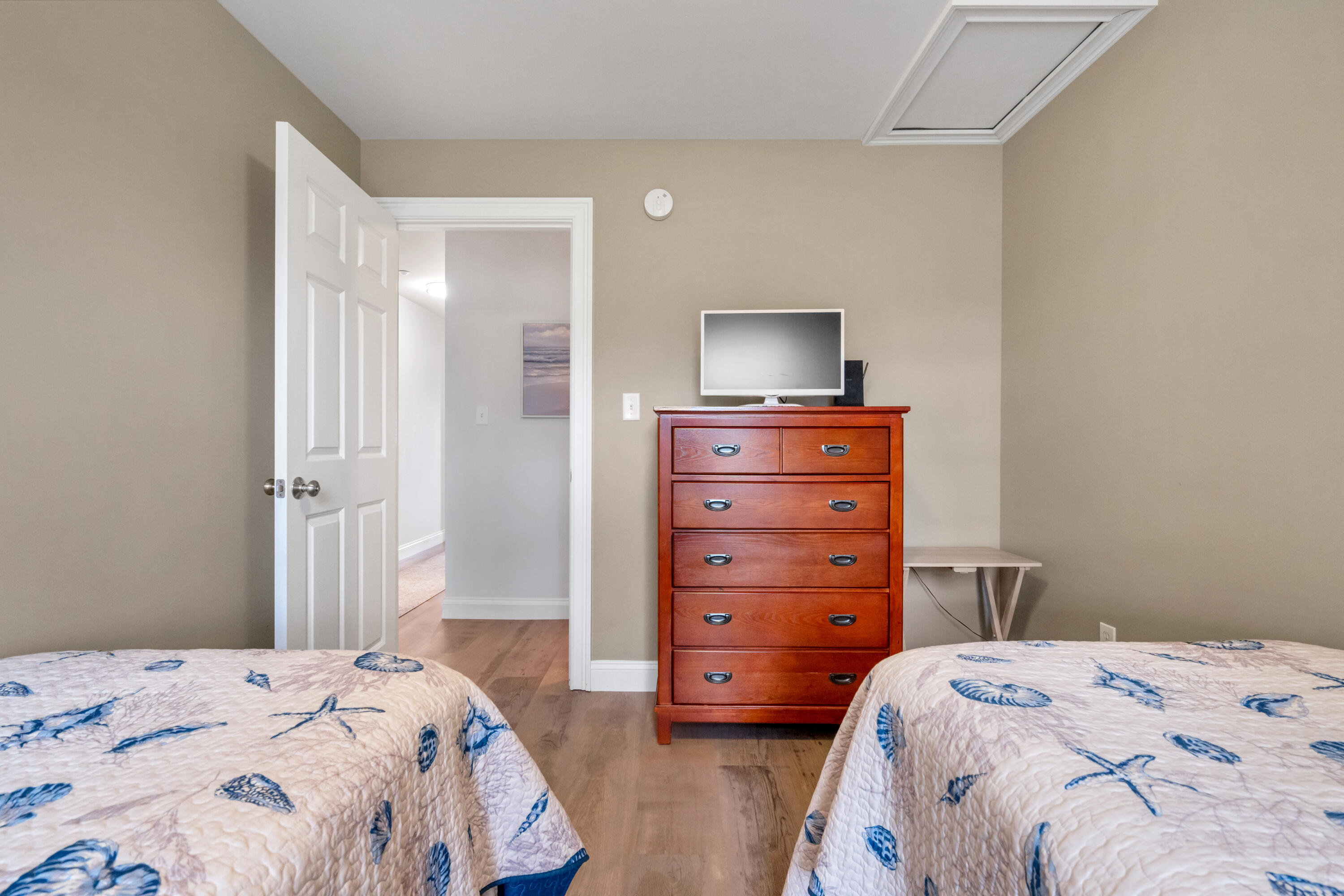 1383 Post Road 1