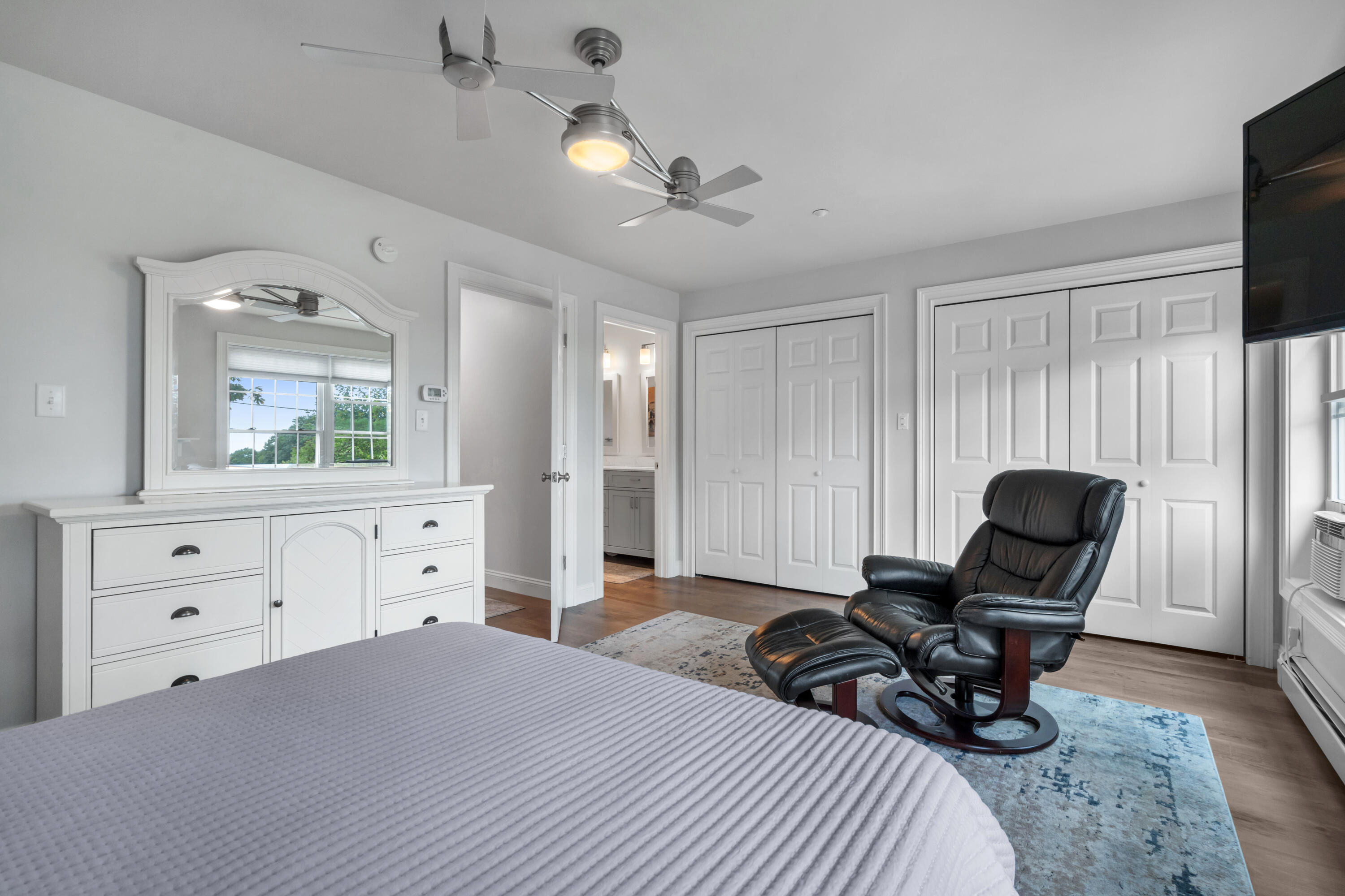 1383 Post Road 1