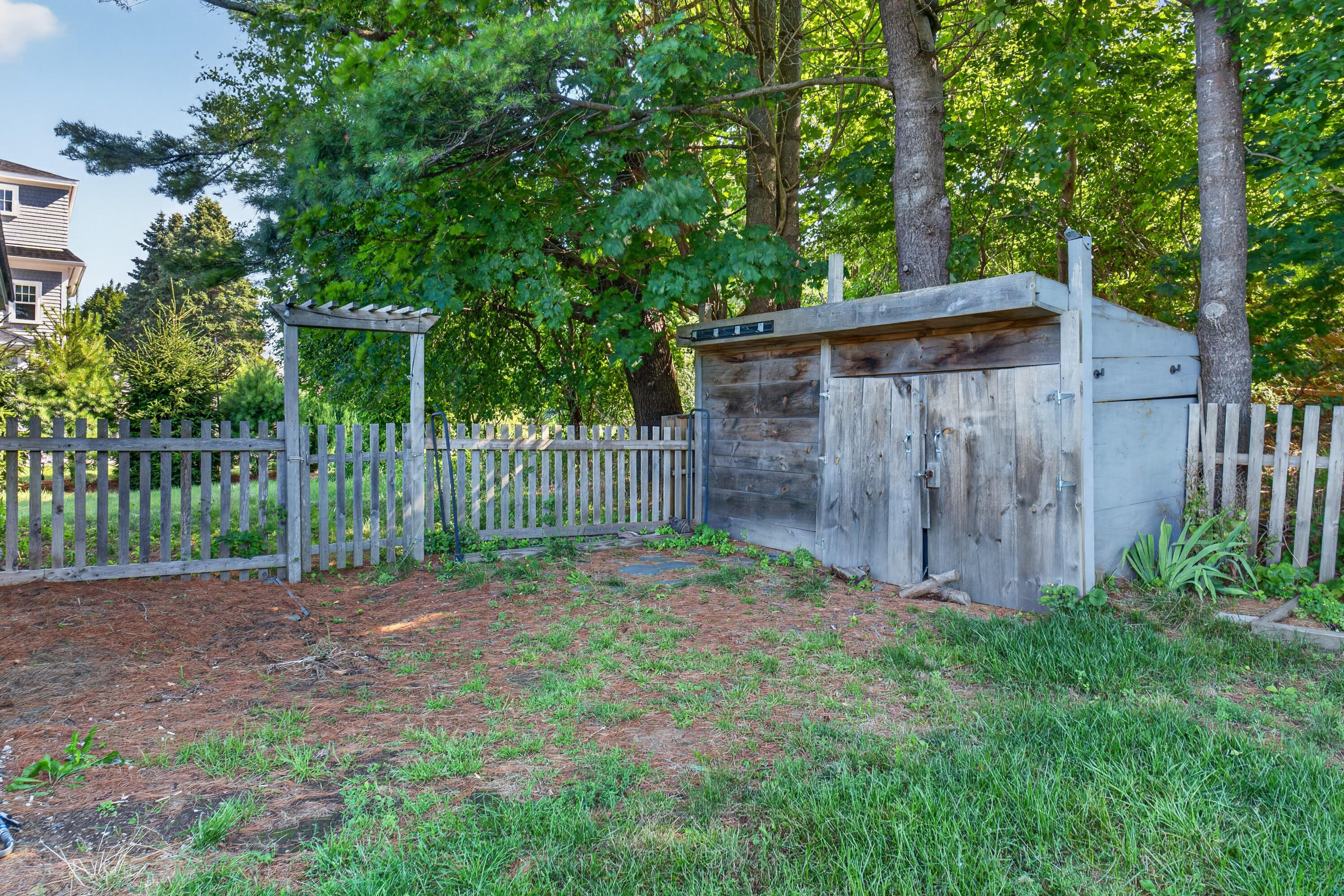 14 Iris Avenue