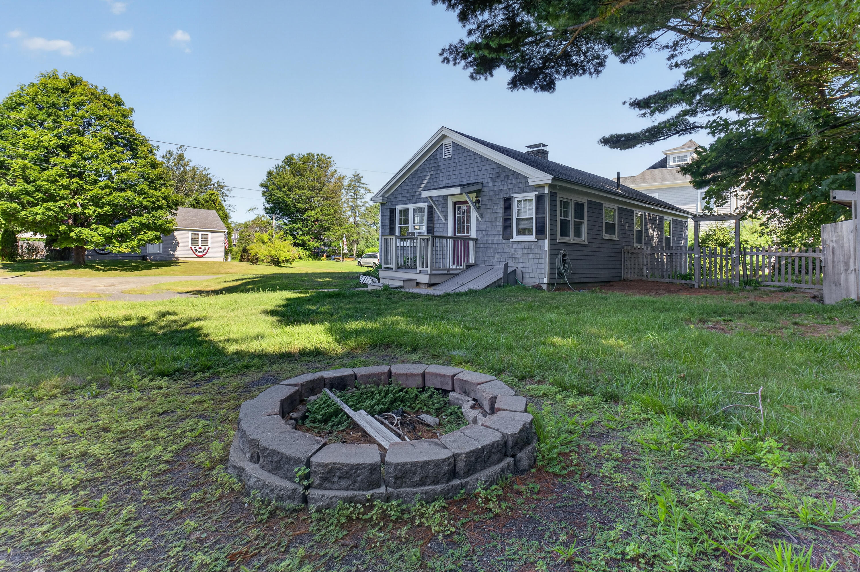 14 Iris Avenue