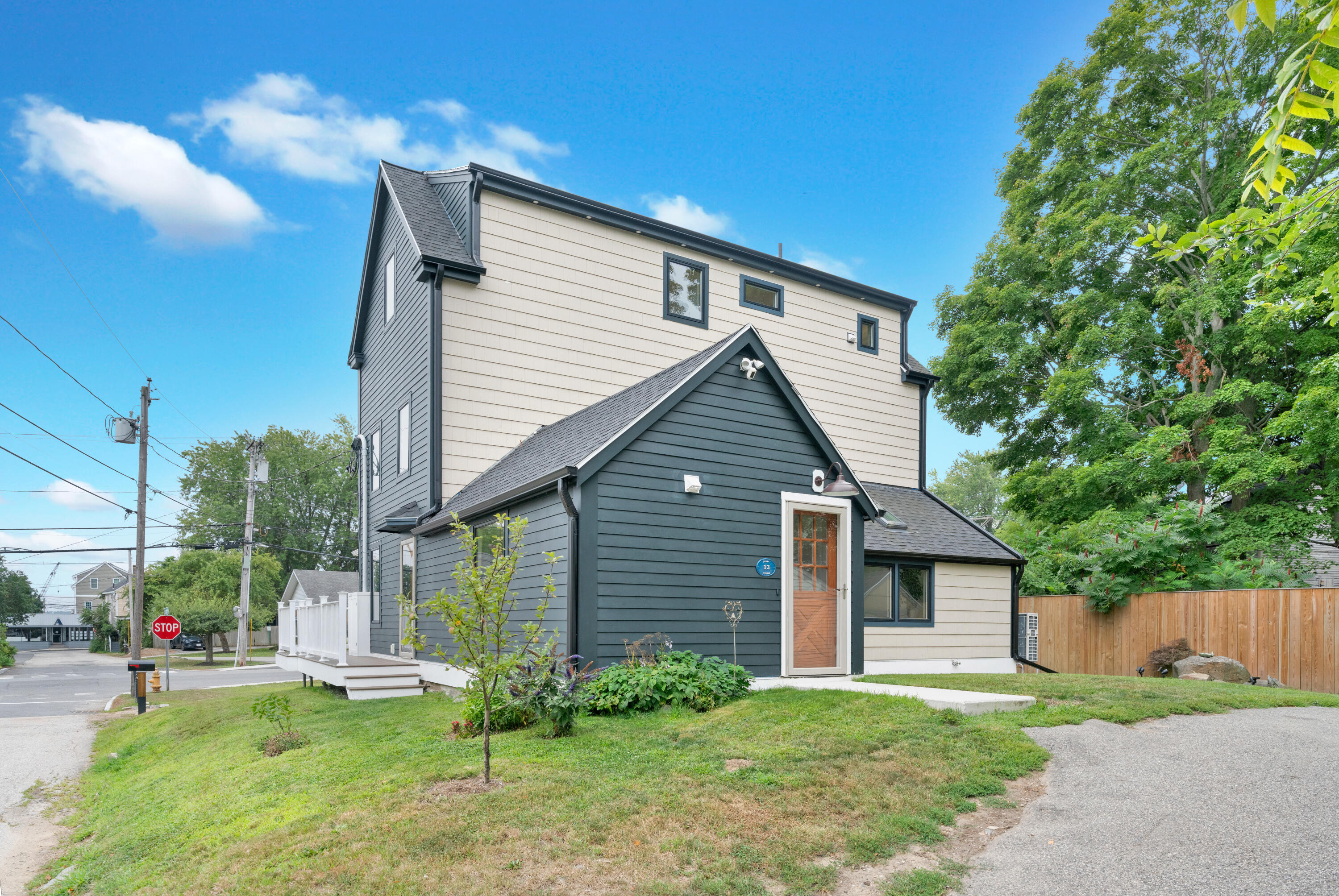 13 Jones Avenue 13 