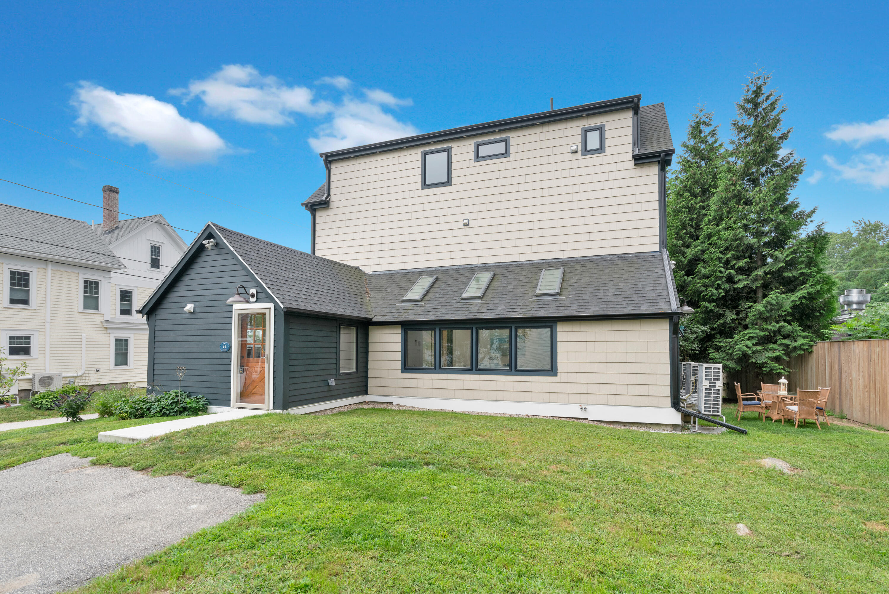 13 Jones Avenue 13 