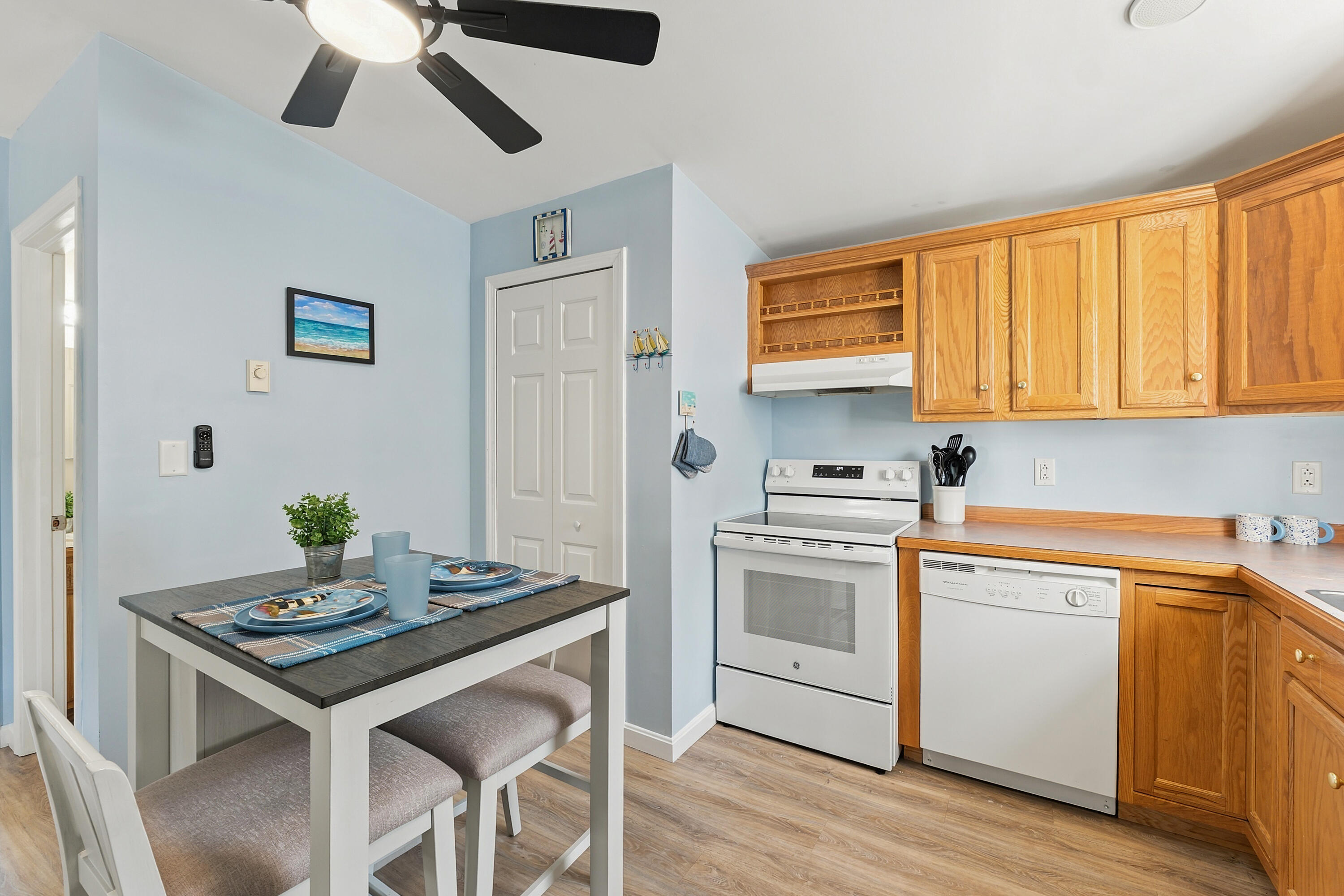 412 Post Road 232