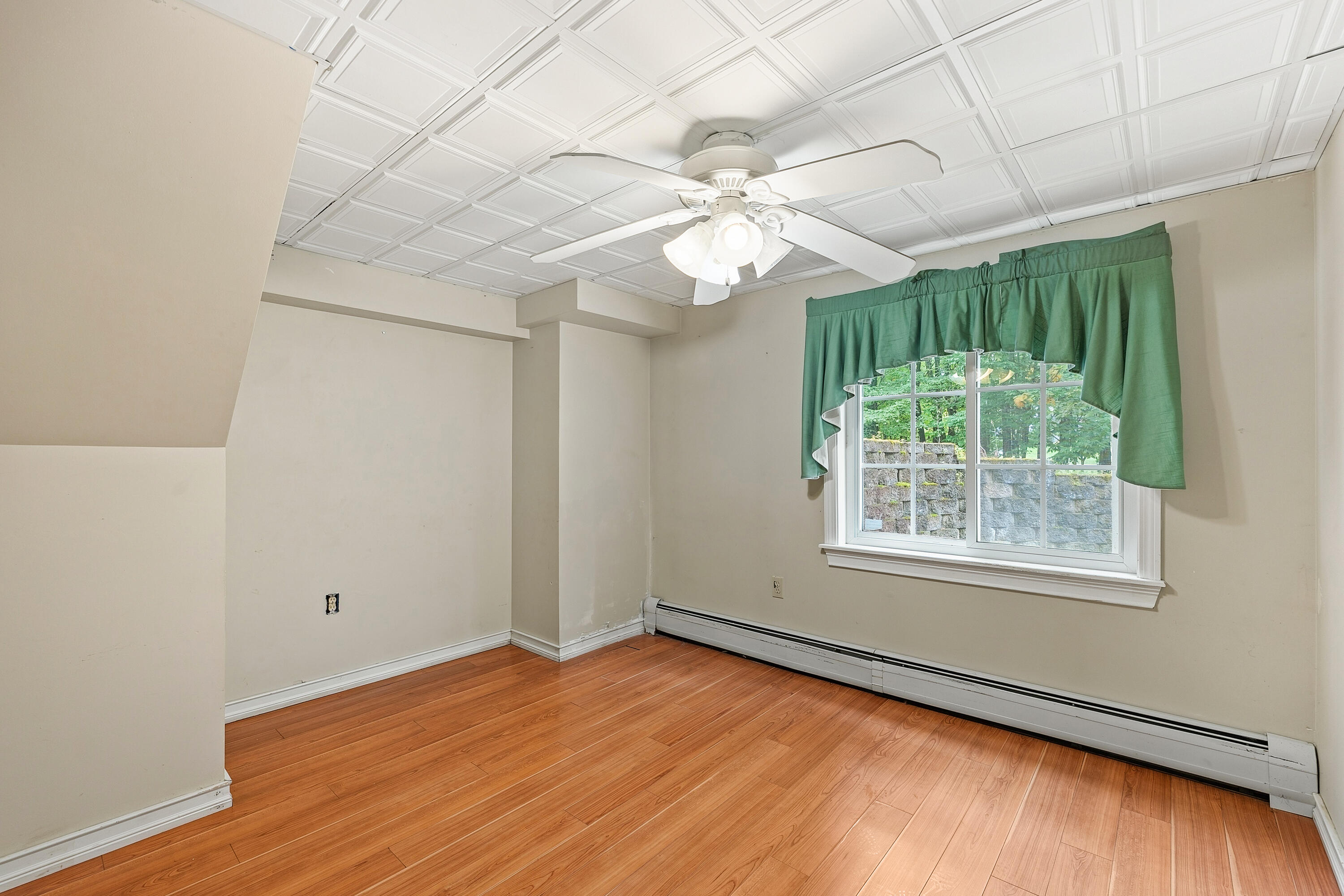 2 Oak Ridge Road
