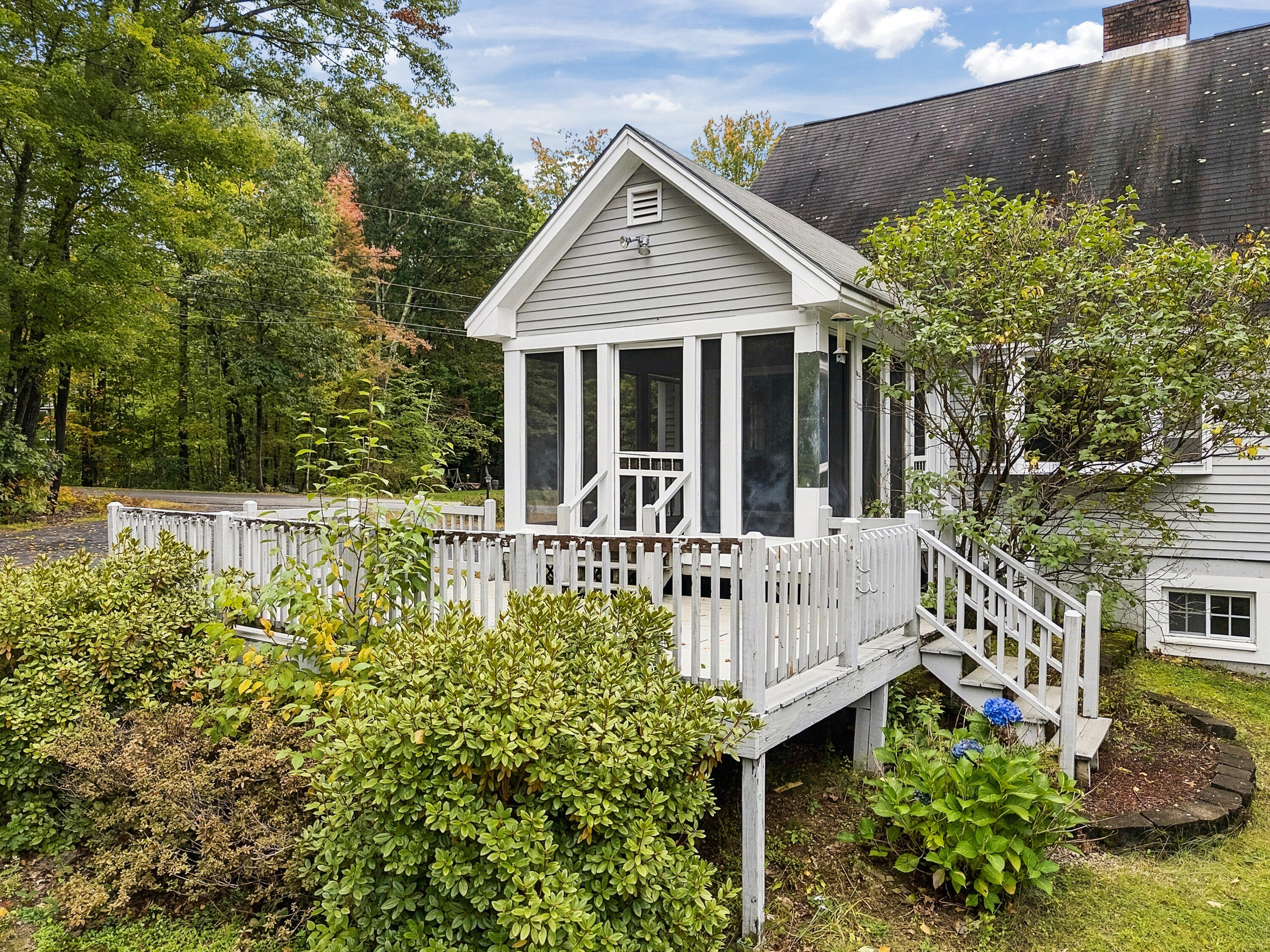 2 Oak Ridge Road