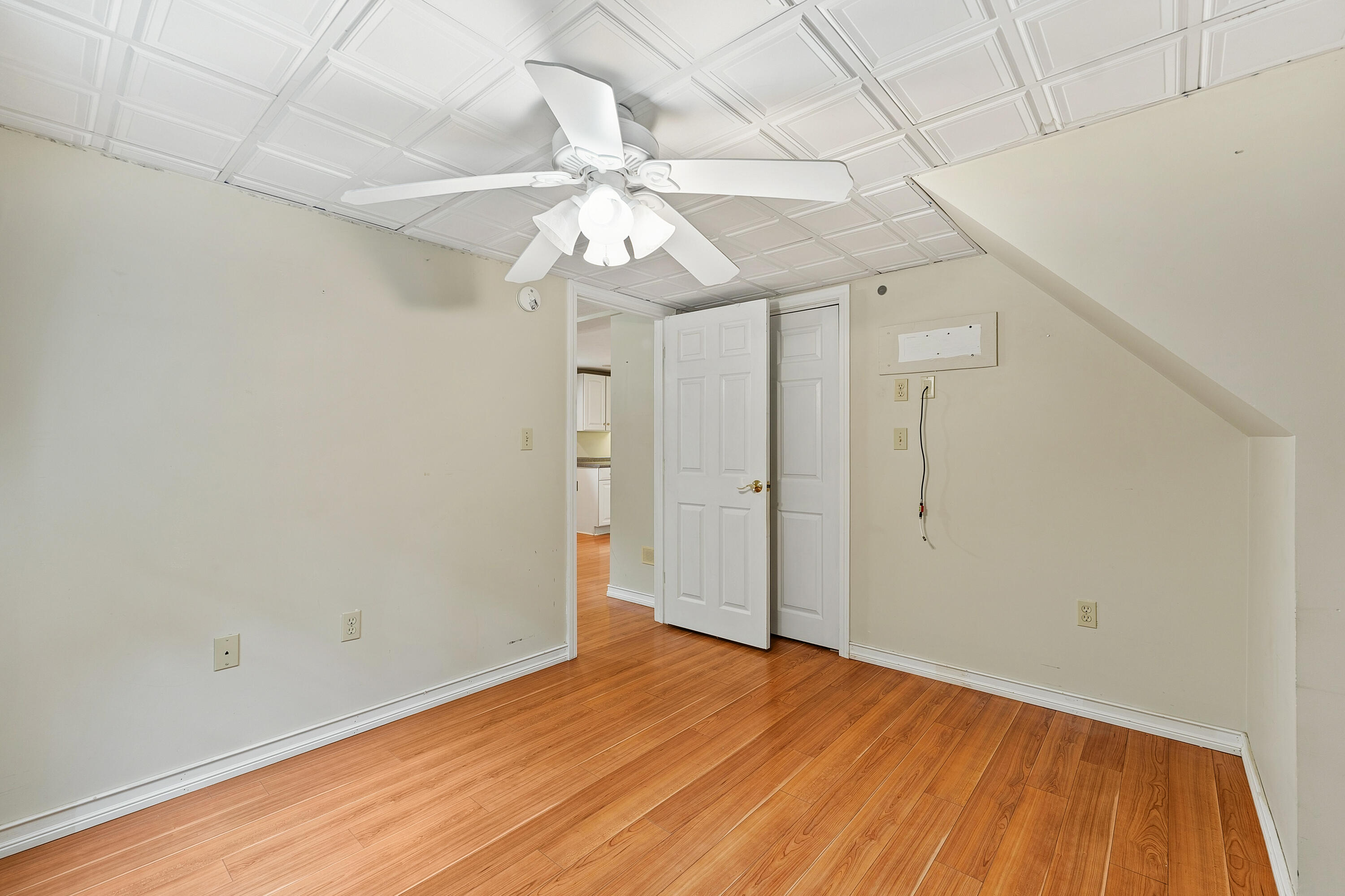2 Oak Ridge Road
