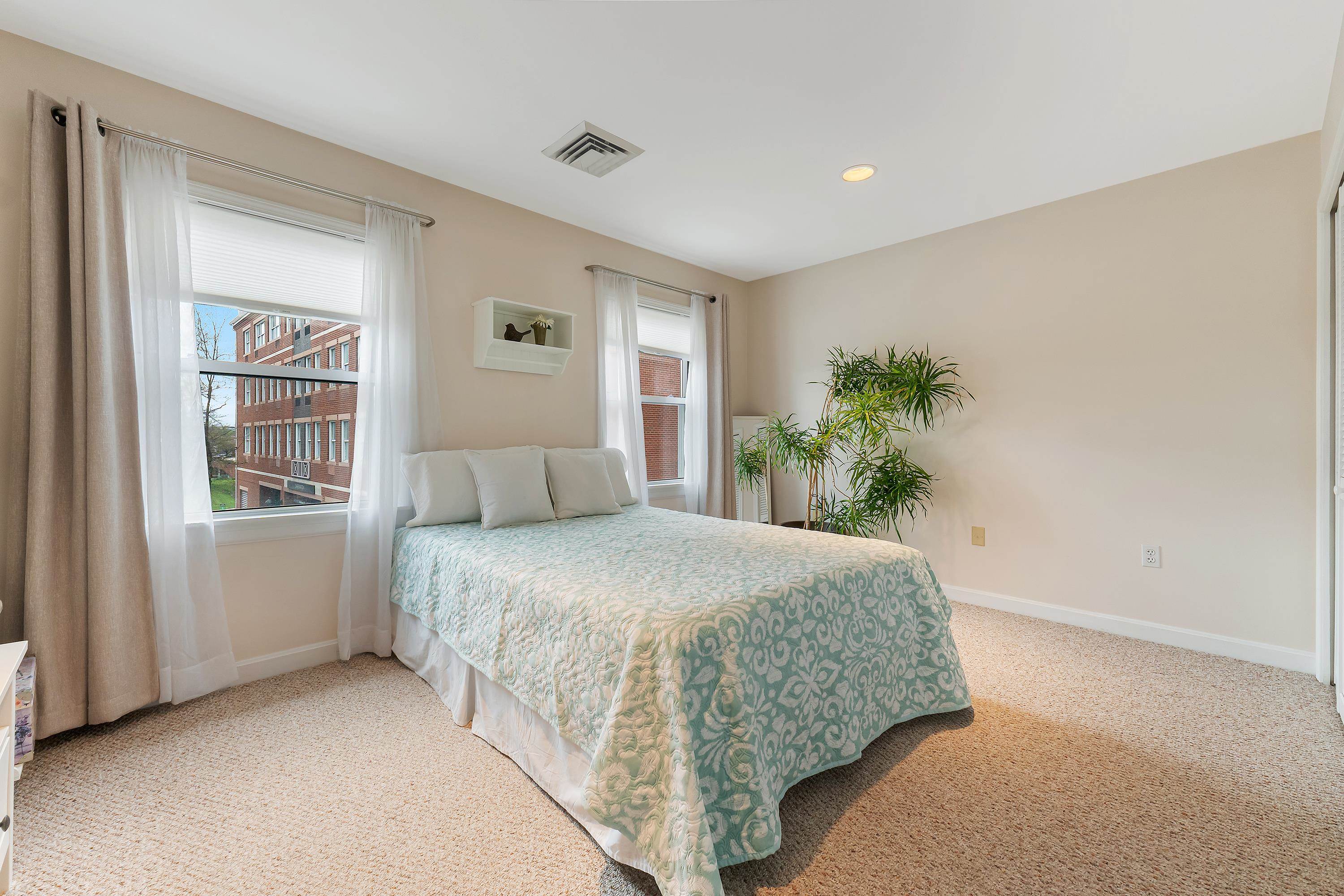 59 Deer Street Unit: 519