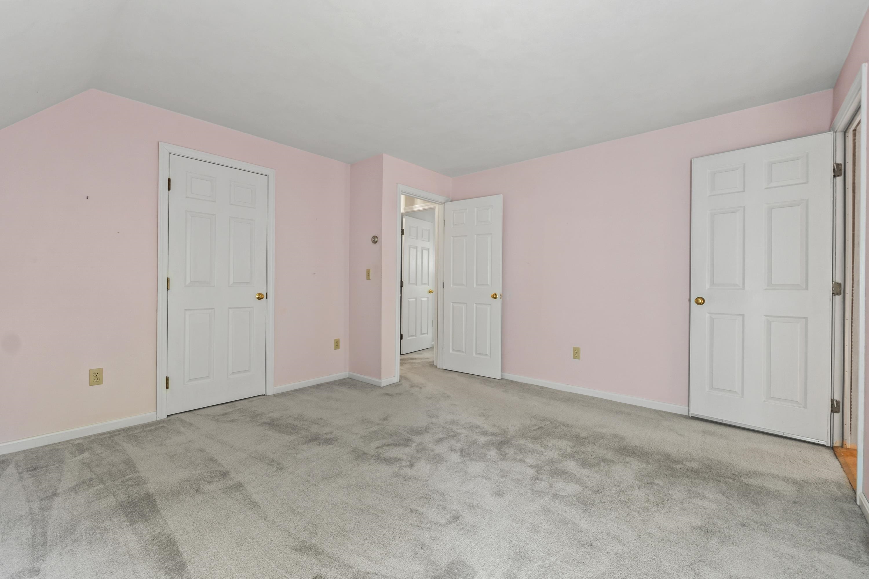 34 Governor Sawyer Lane