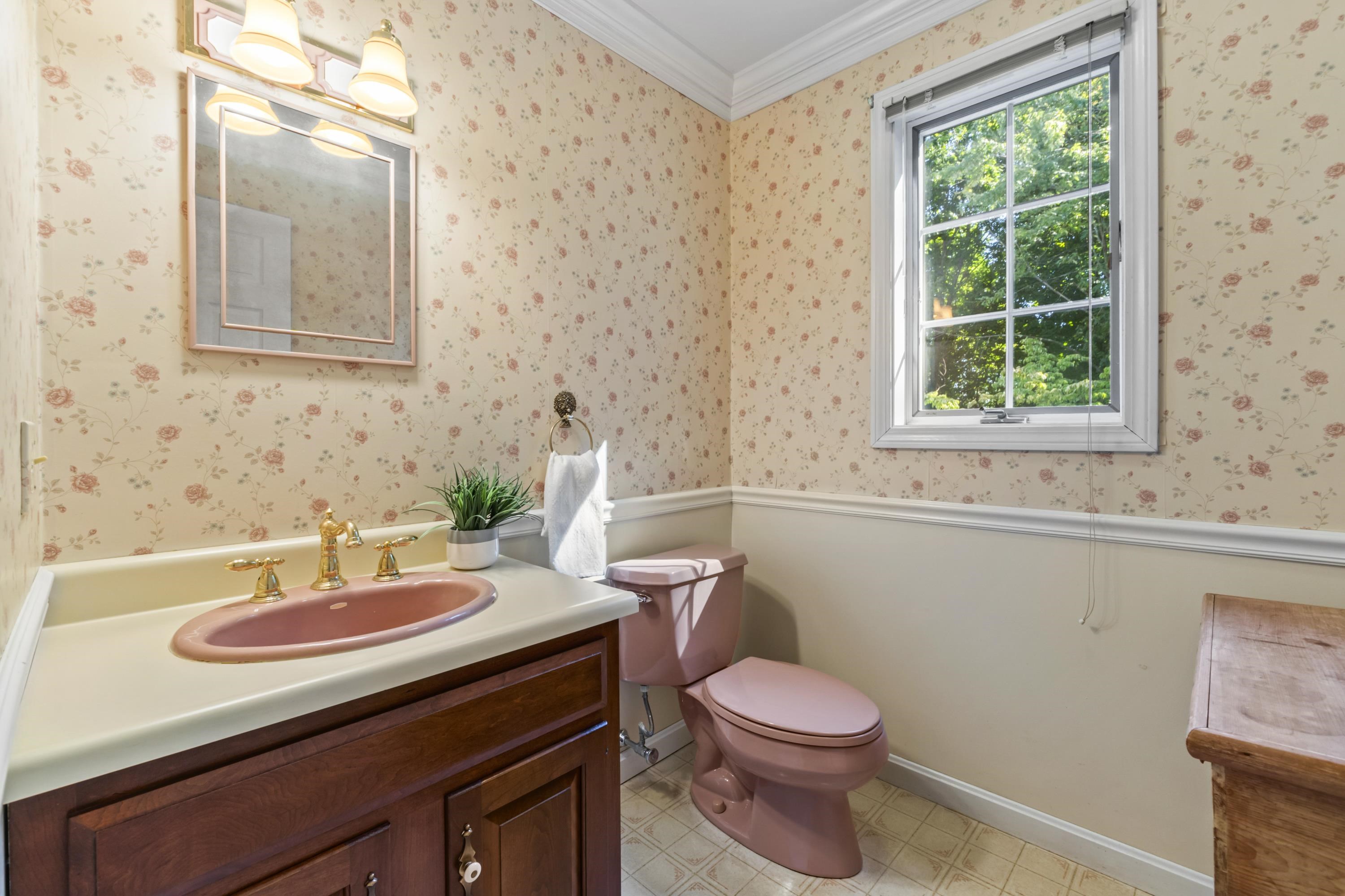 34 Governor Sawyer Lane