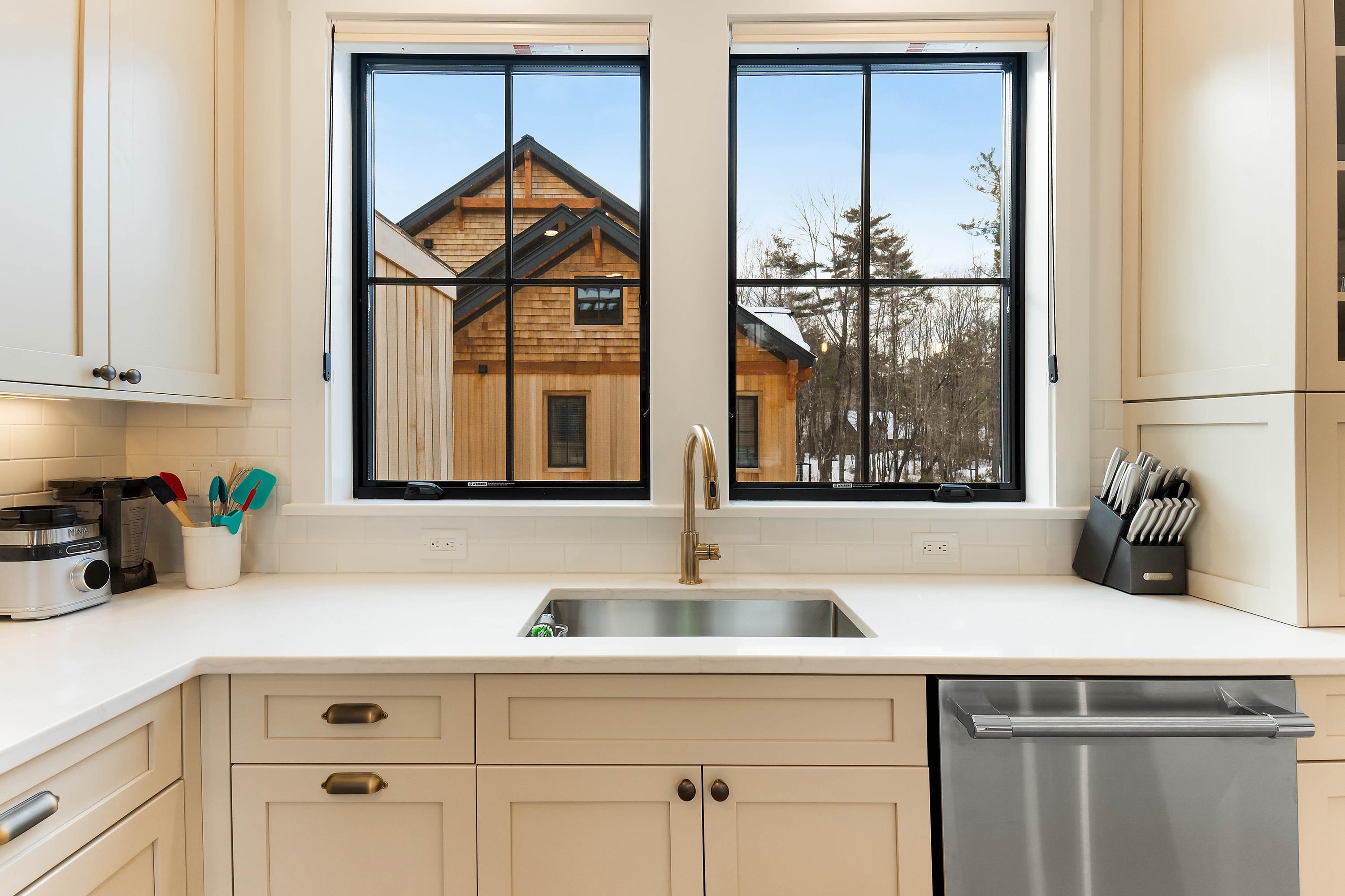 17 Black Diamond Road Unit: 5
