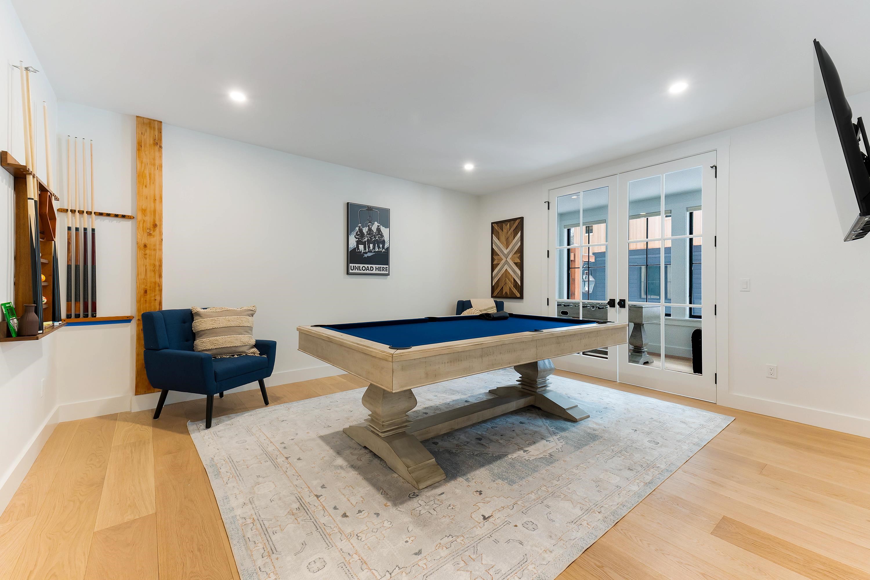 17 Black Diamond Road Unit: 5