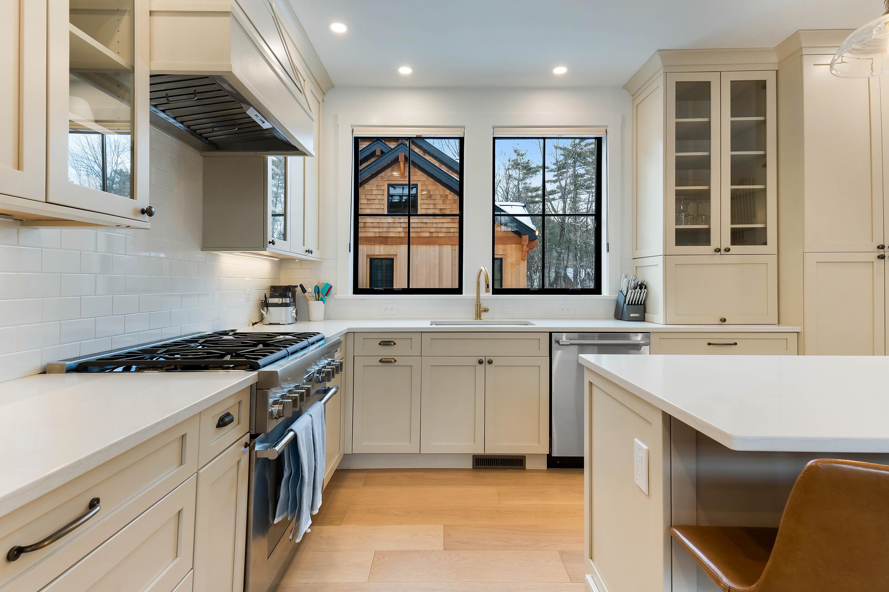 17 Black Diamond Road Unit: 5