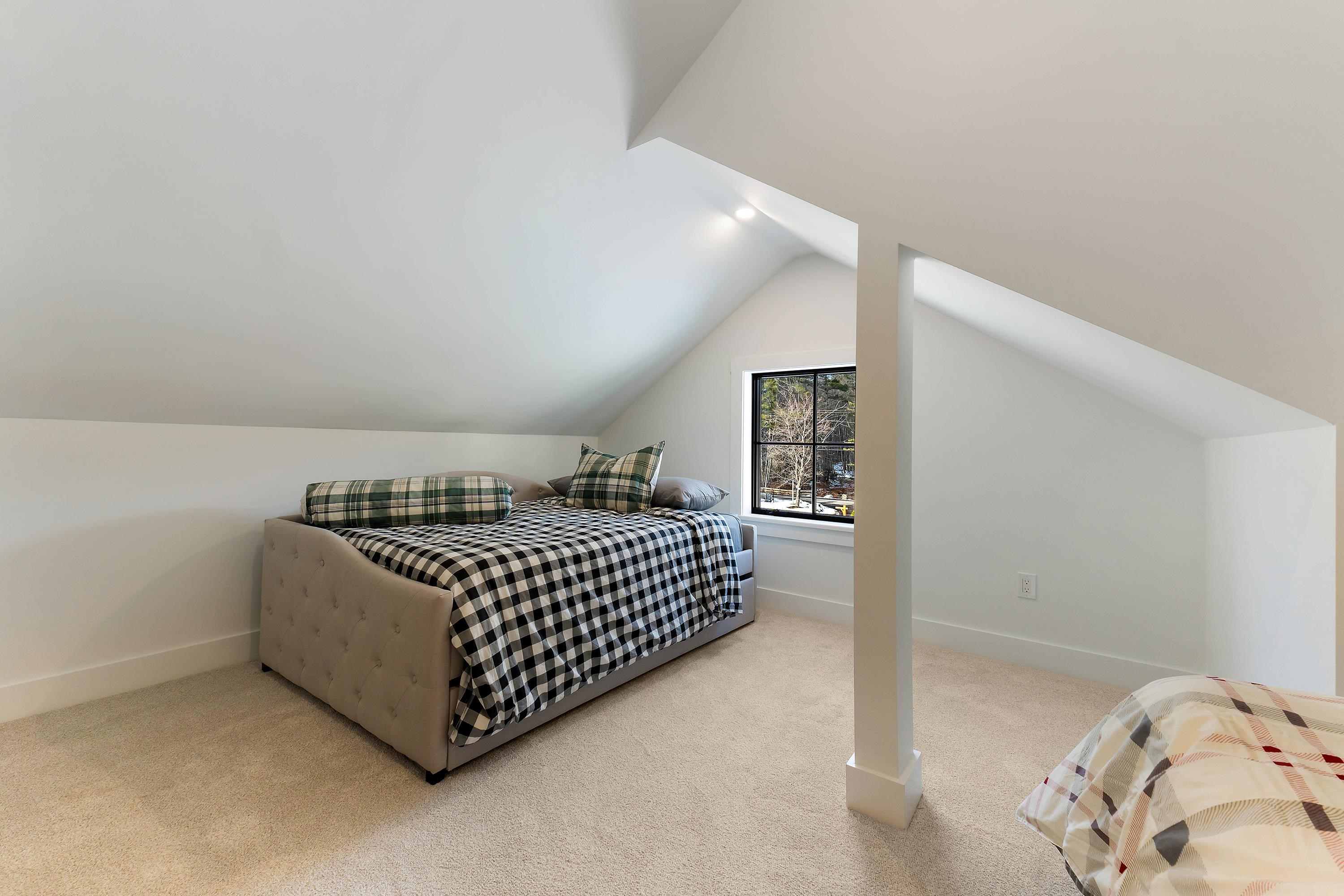 17 Black Diamond Road Unit: 5