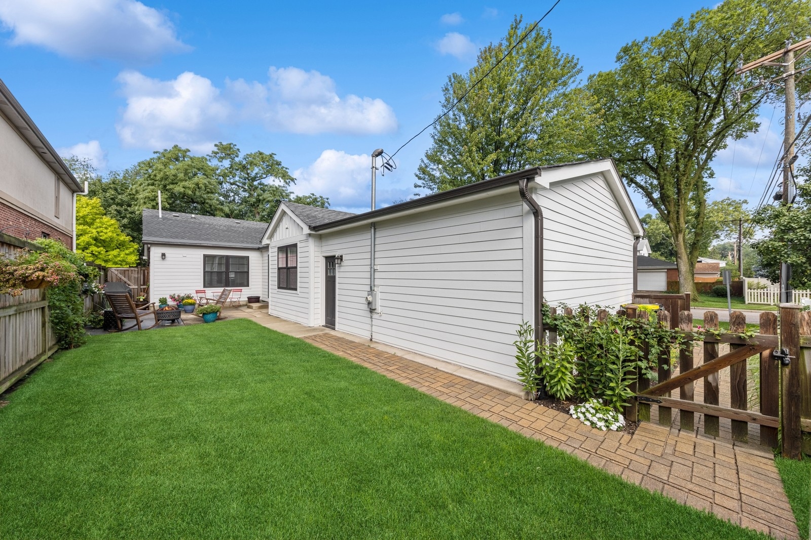 903 S Brainard Avenue