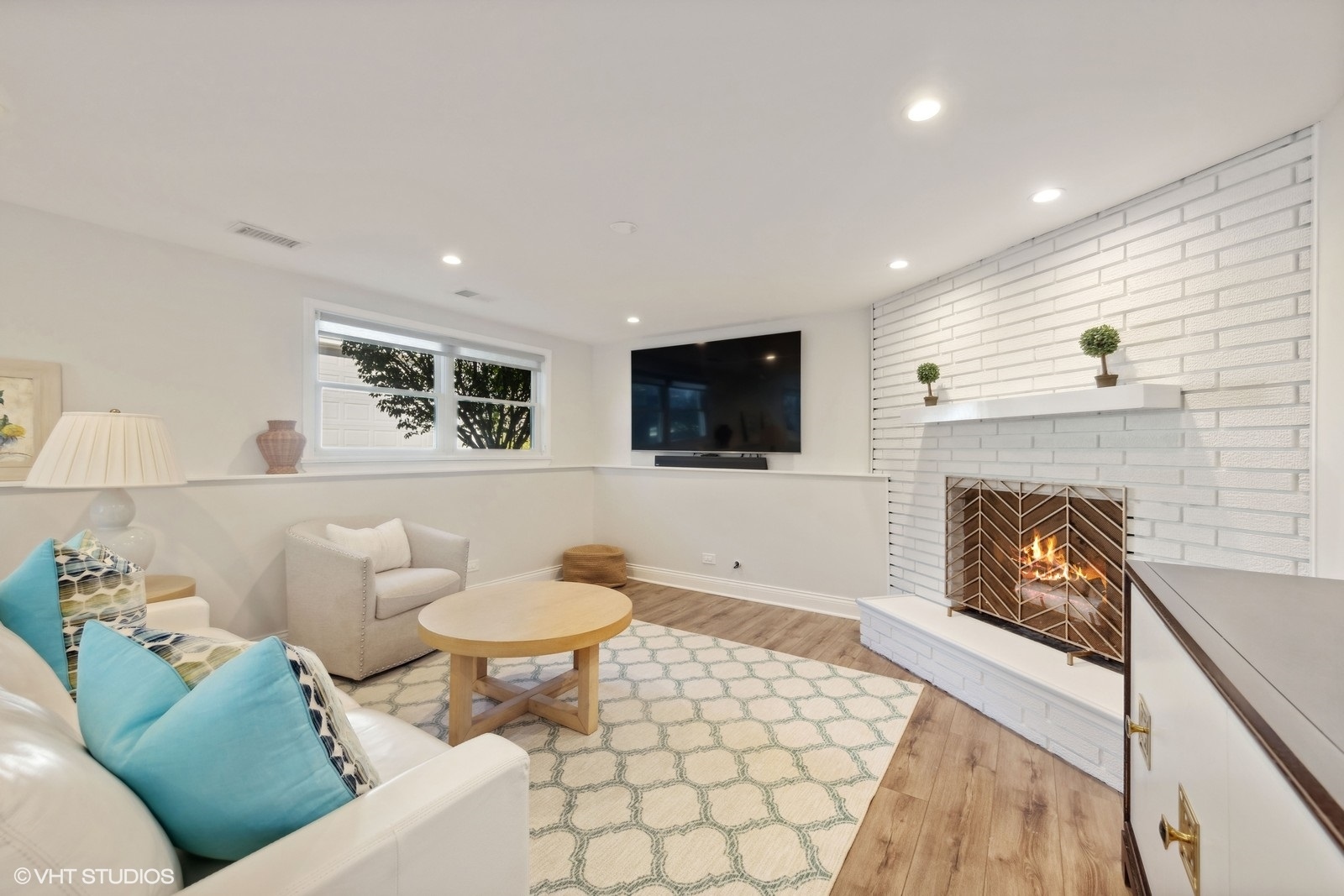 3916 Grand Avenue