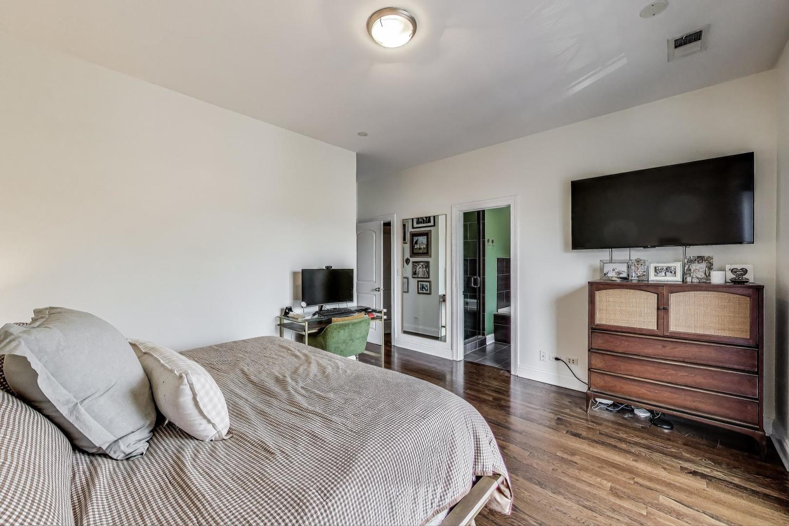 2120 W RICE Street Unit: 3