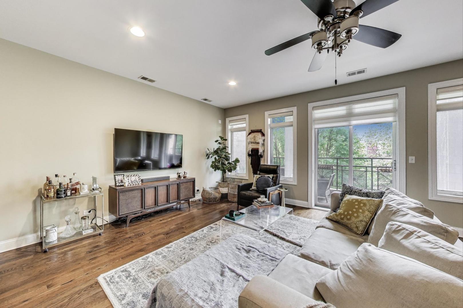 2120 W RICE Street Unit: 3