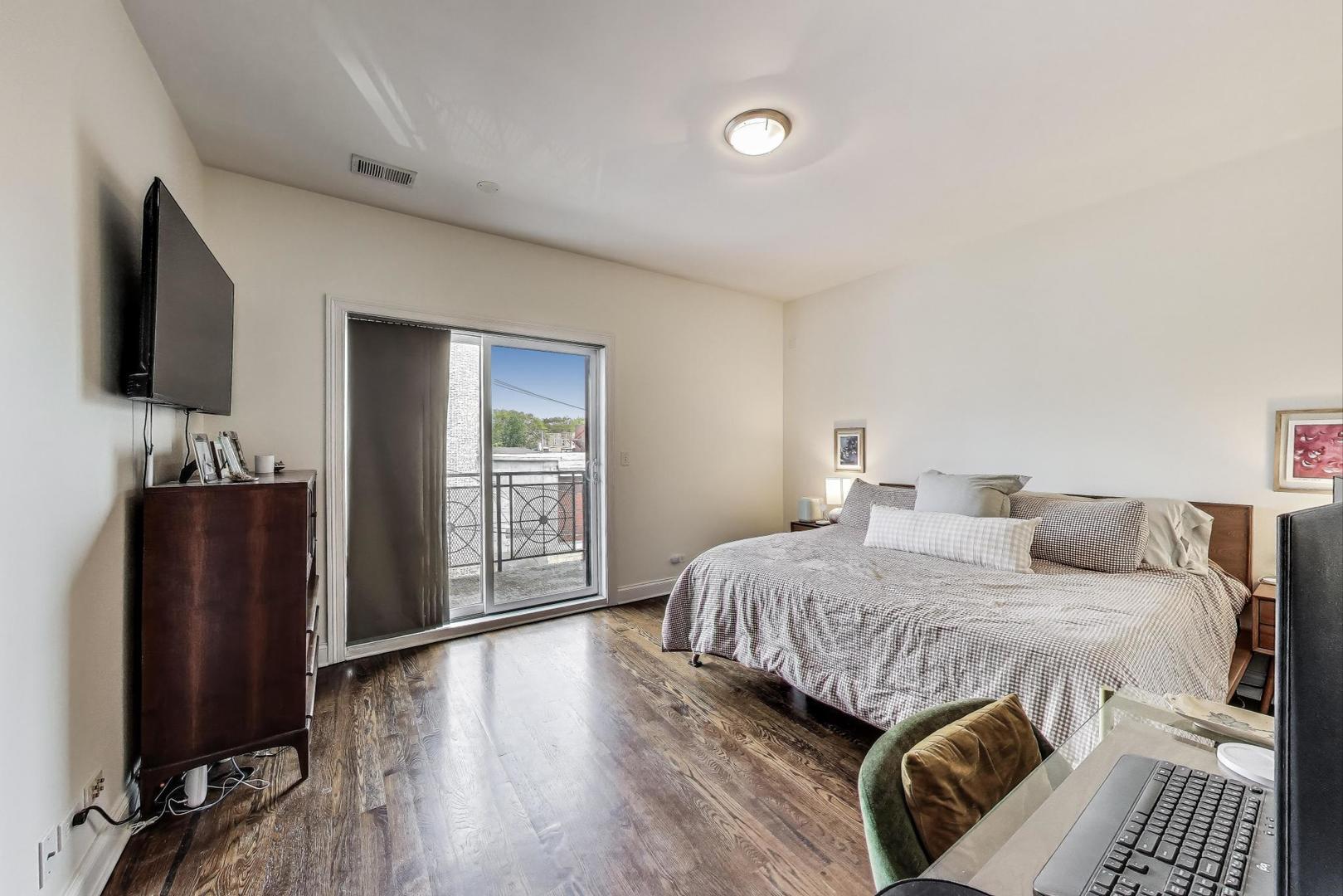 2120 W RICE Street Unit: 3