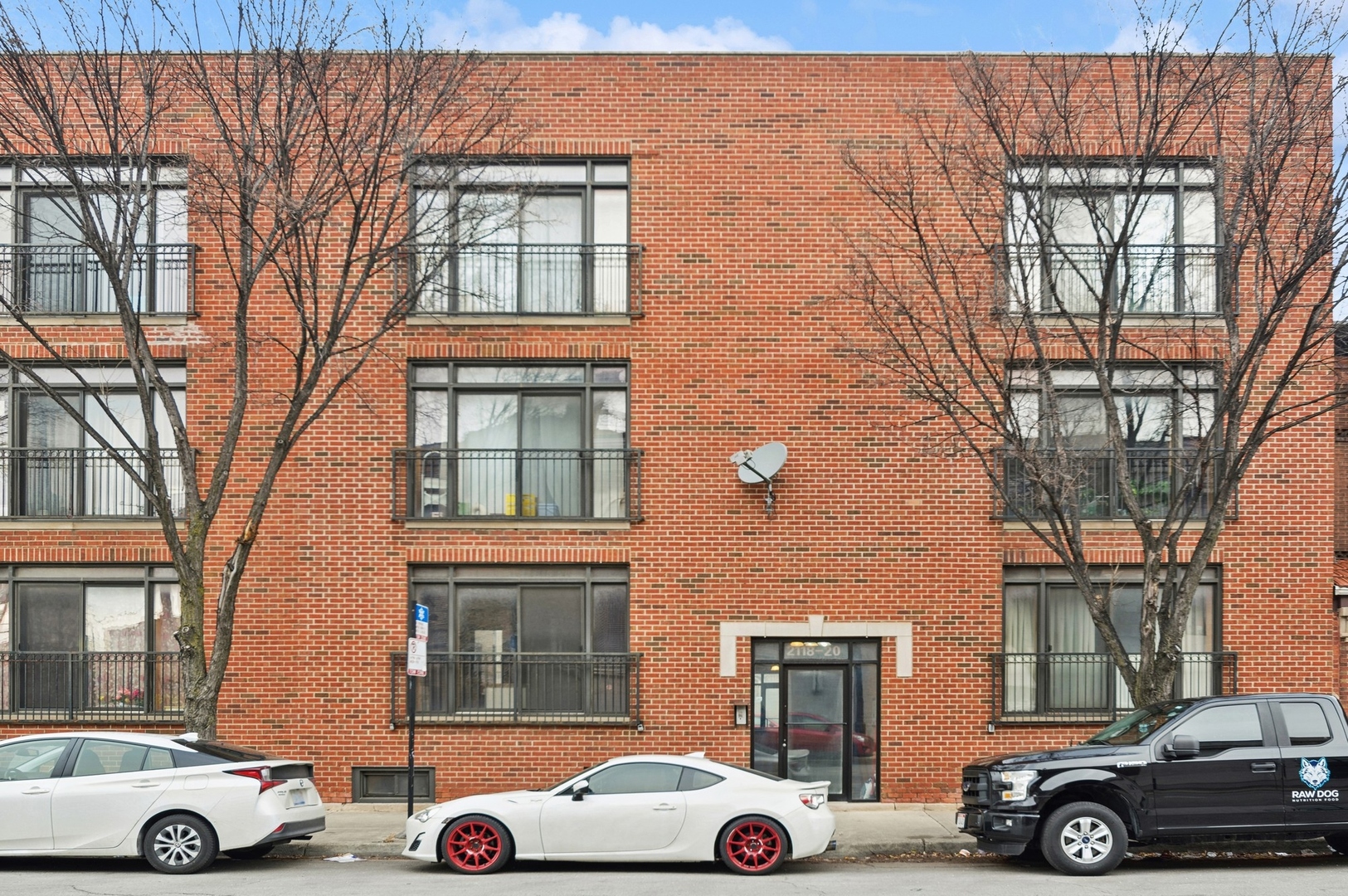 2120 W 35th Street Unit: 101