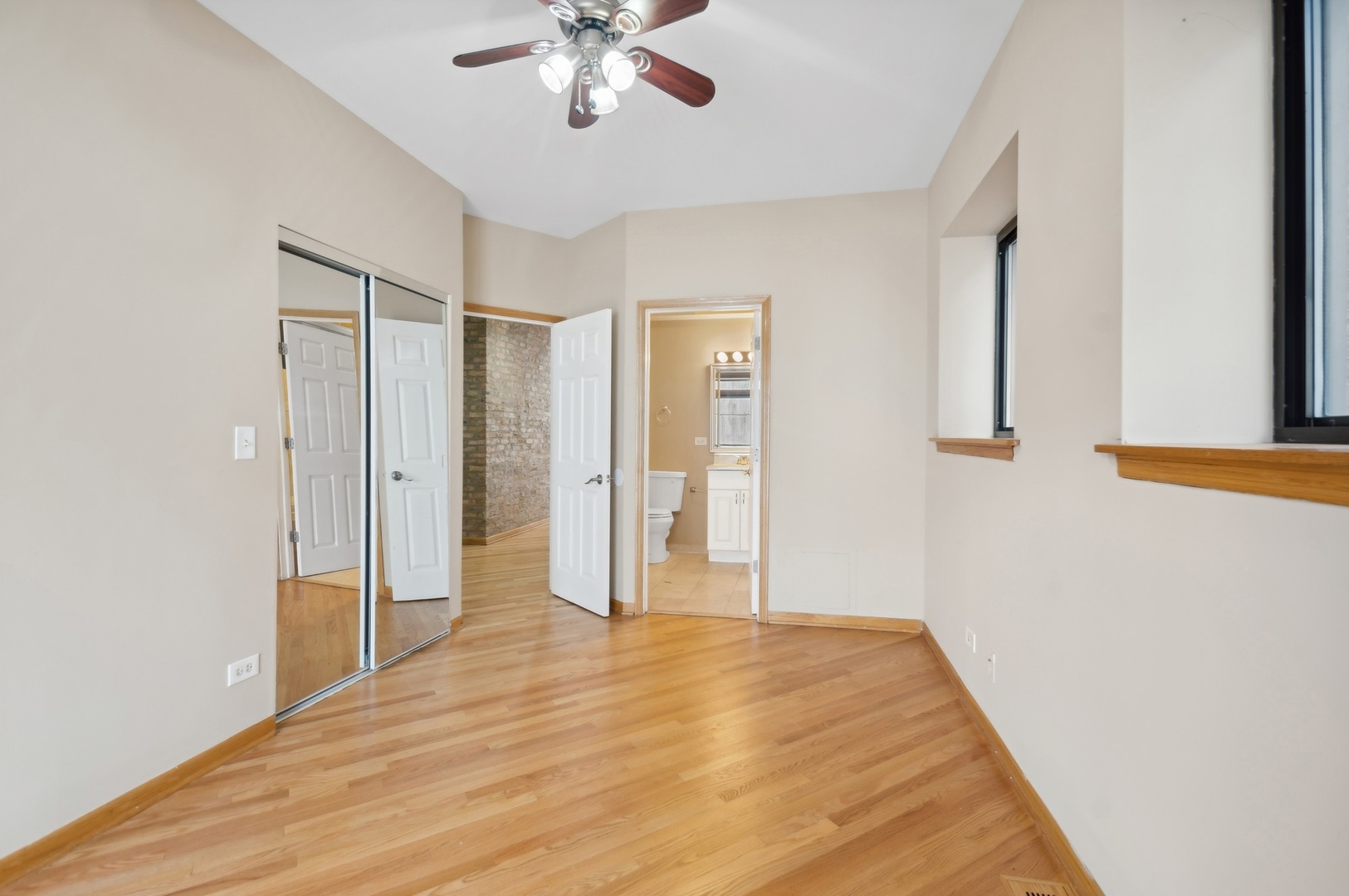 2120 W 35th Street Unit: 101
