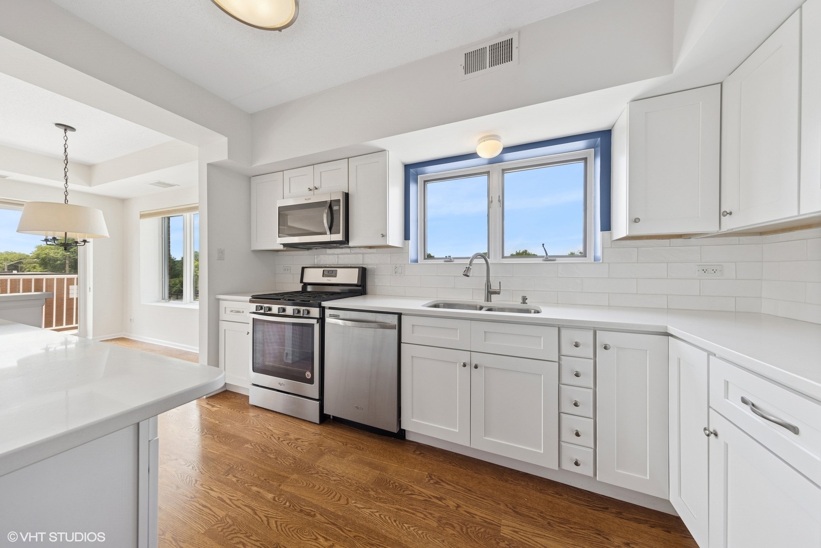 14 S Ashland Avenue Unit: 305