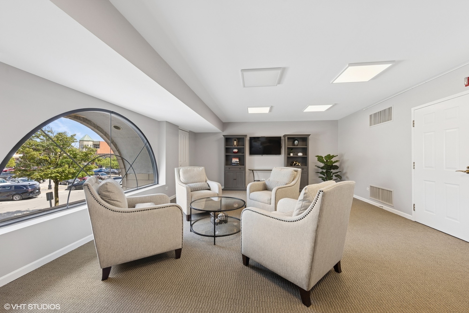 14 S Ashland Avenue Unit: 305