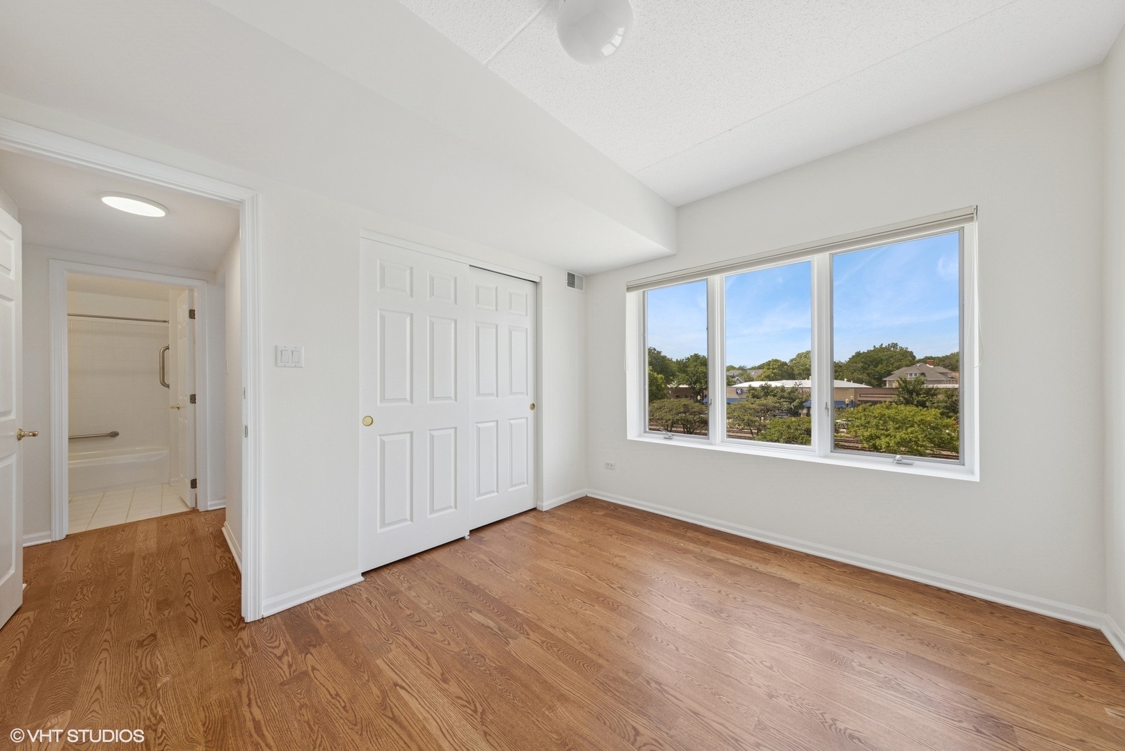 14 S Ashland Avenue Unit: 305