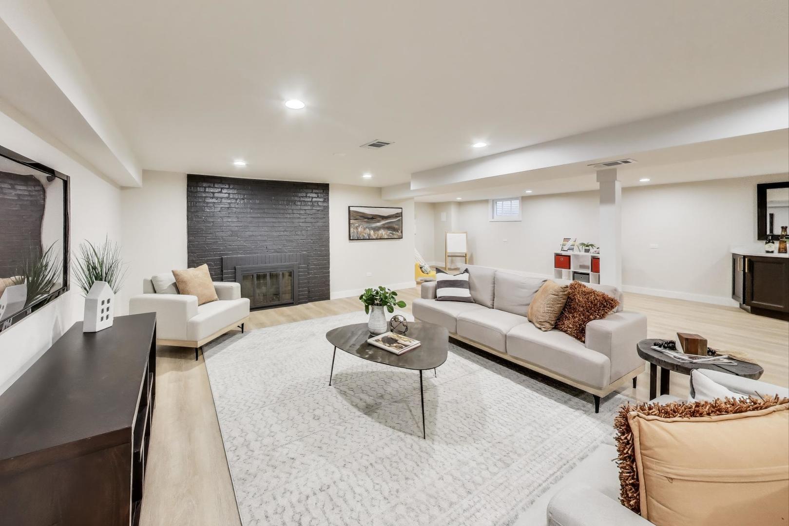 4940 Wolf Road
