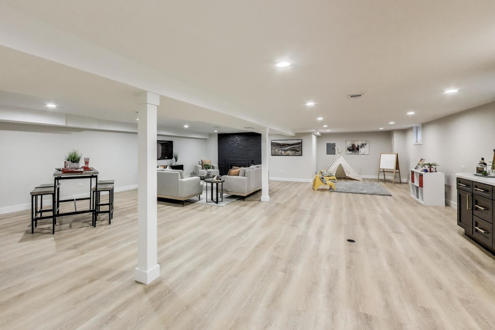 4940 Wolf Road
