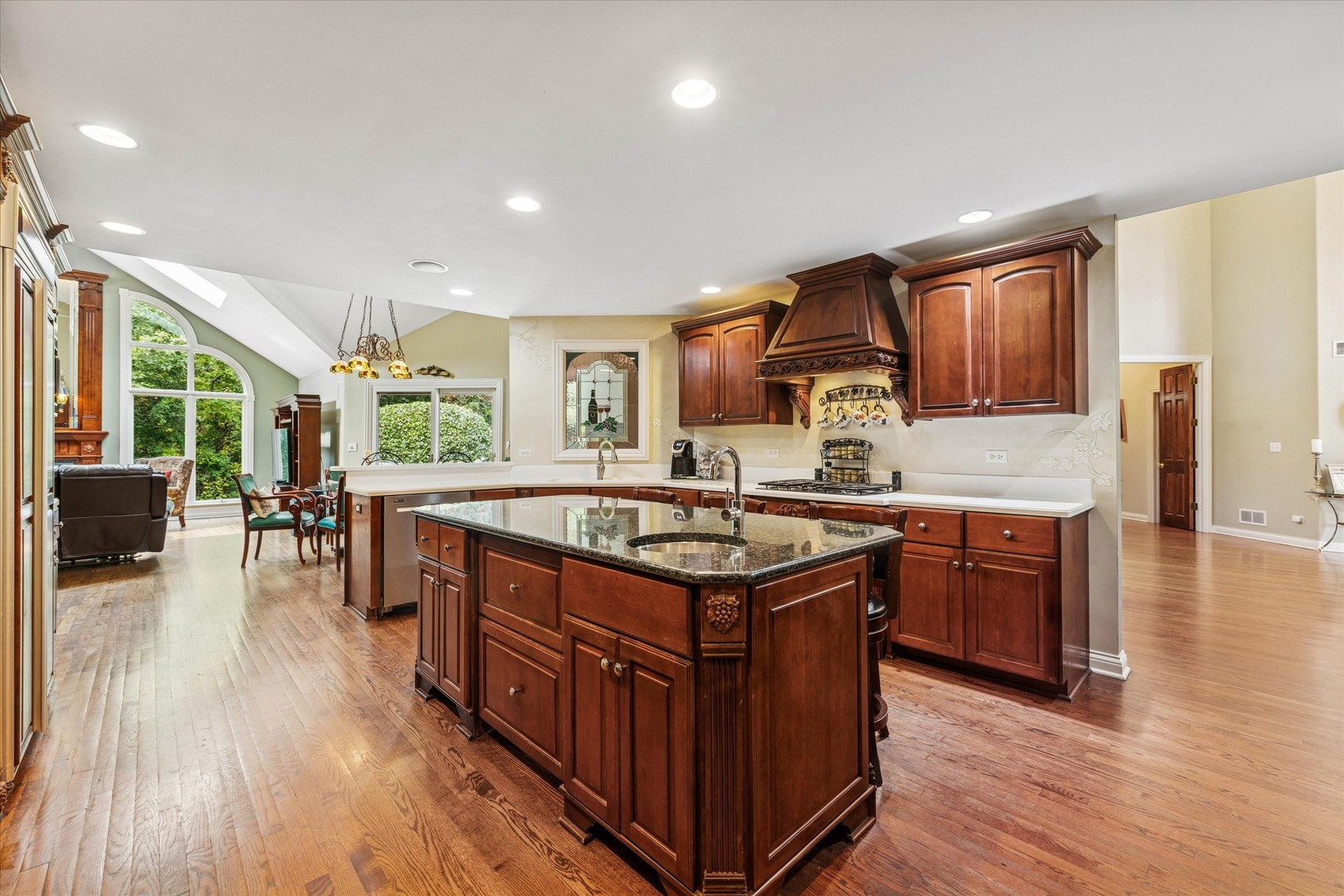 430 SHADOW CREEK Drive