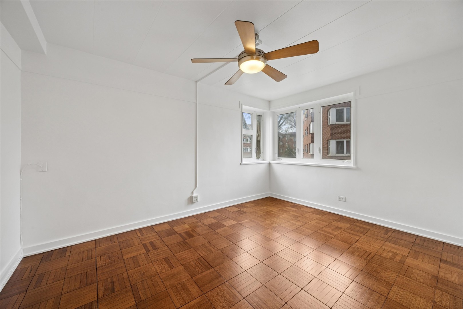 7208 OAK Avenue Unit: 2SE