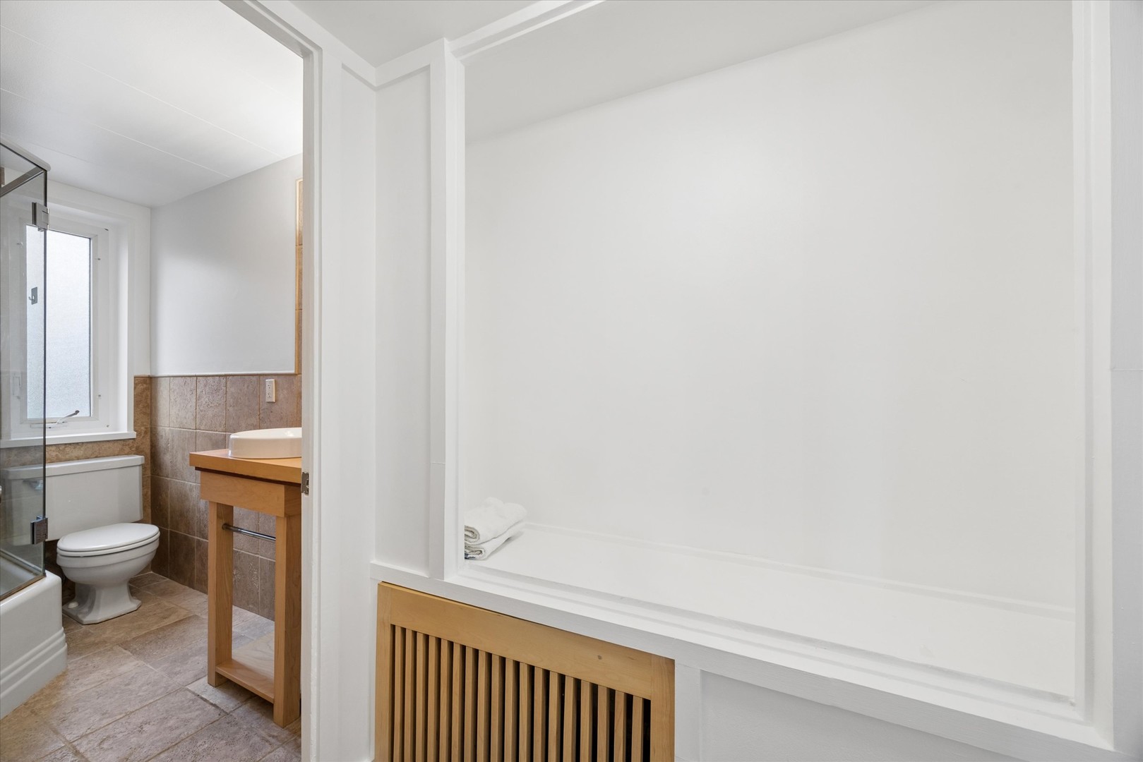 7208 OAK Avenue Unit: 2SE