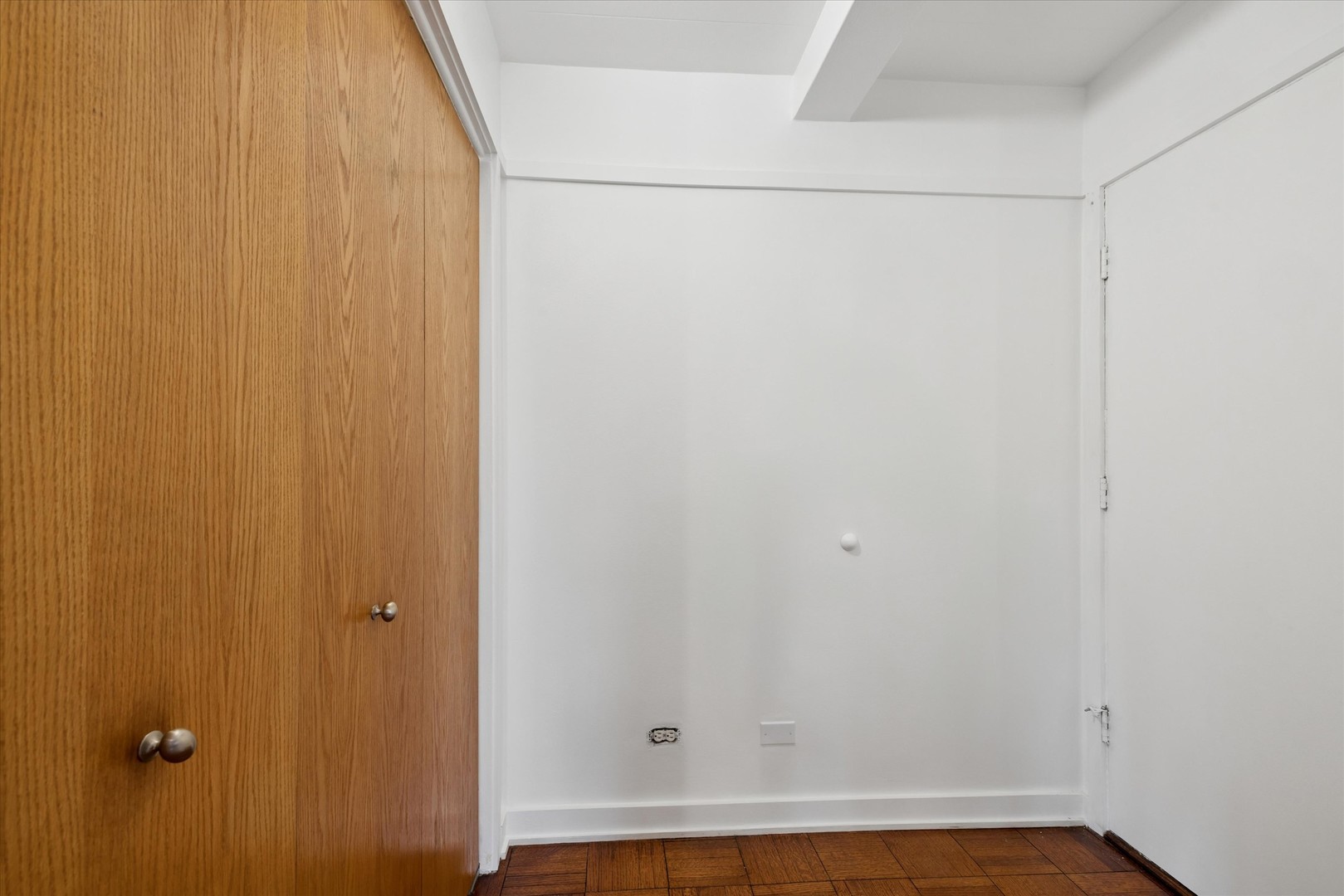 7208 OAK Avenue Unit: 2SE