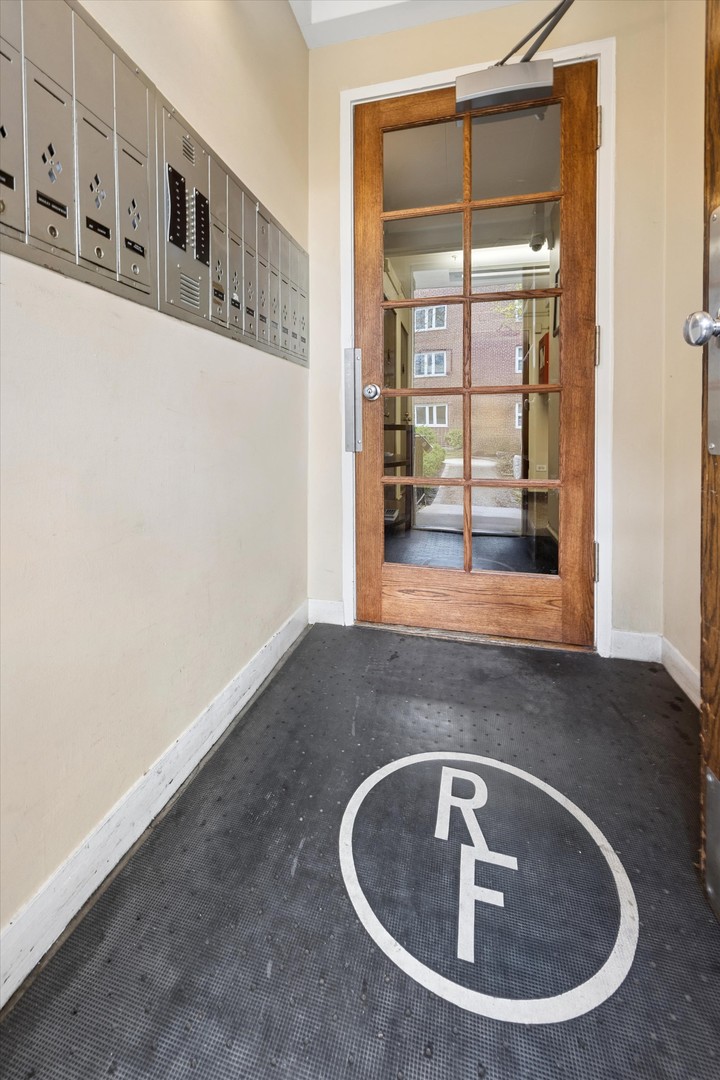 7208 OAK Avenue Unit: 2SE