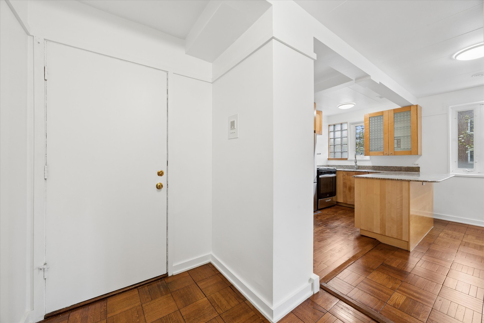 7208 OAK Avenue Unit: 2SE