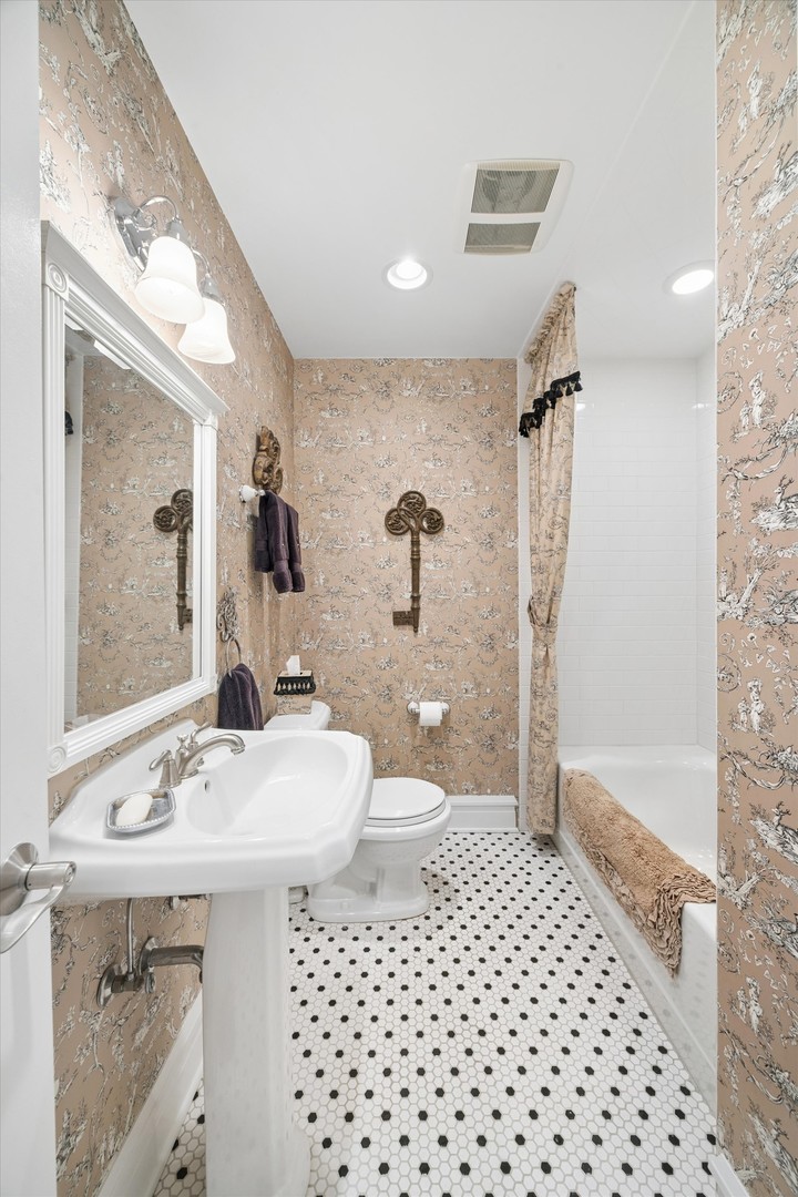 5116 Woodland Avenue