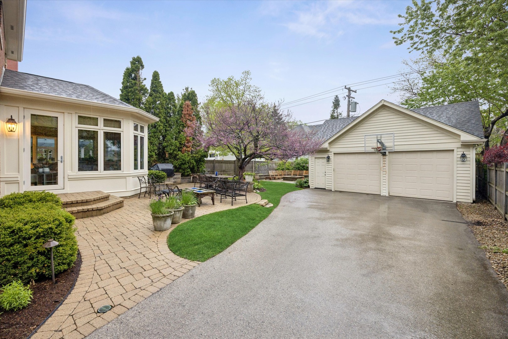 5033 Woodland Avenue