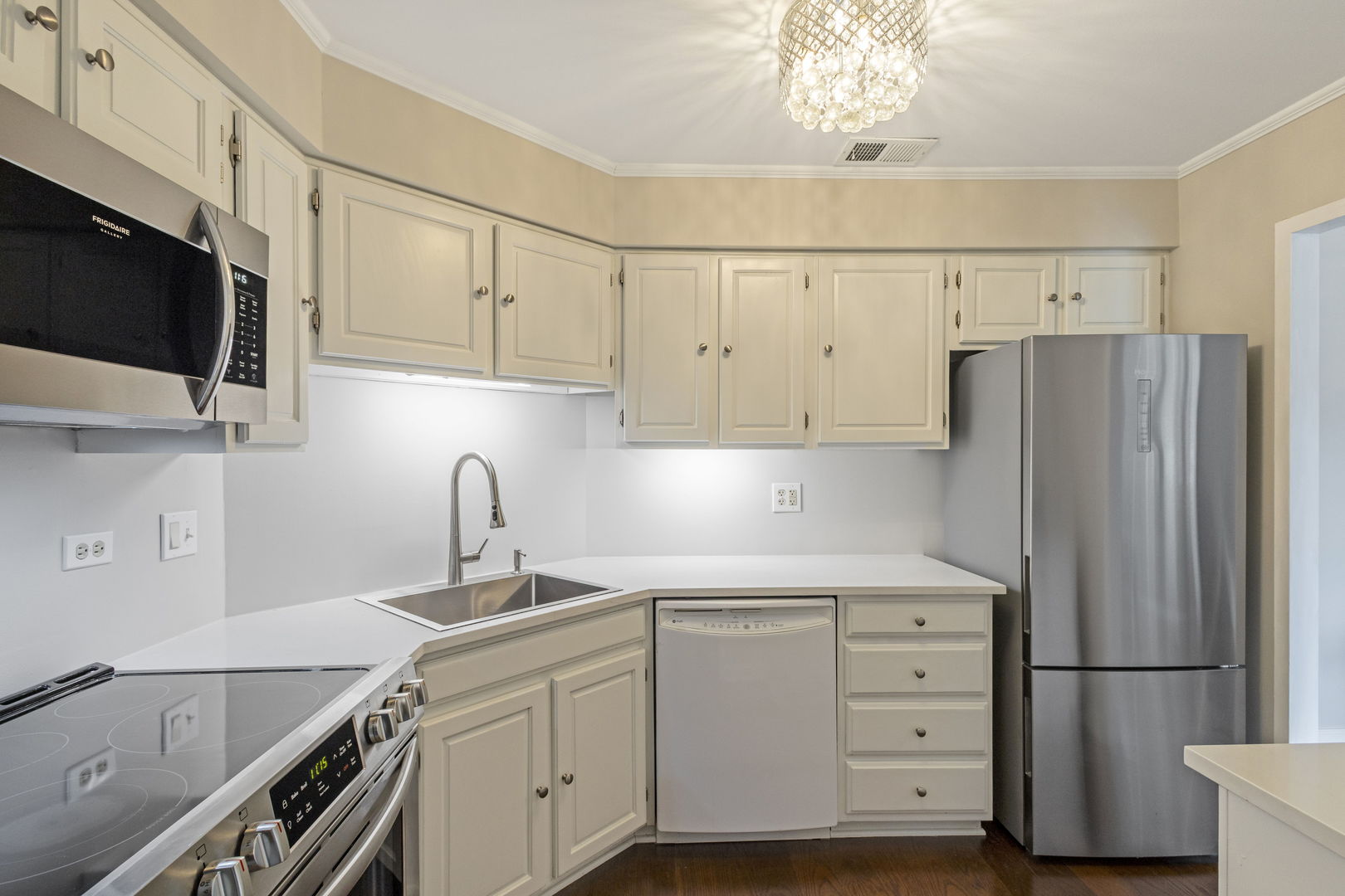 111 Acacia Drive Unit: 306
