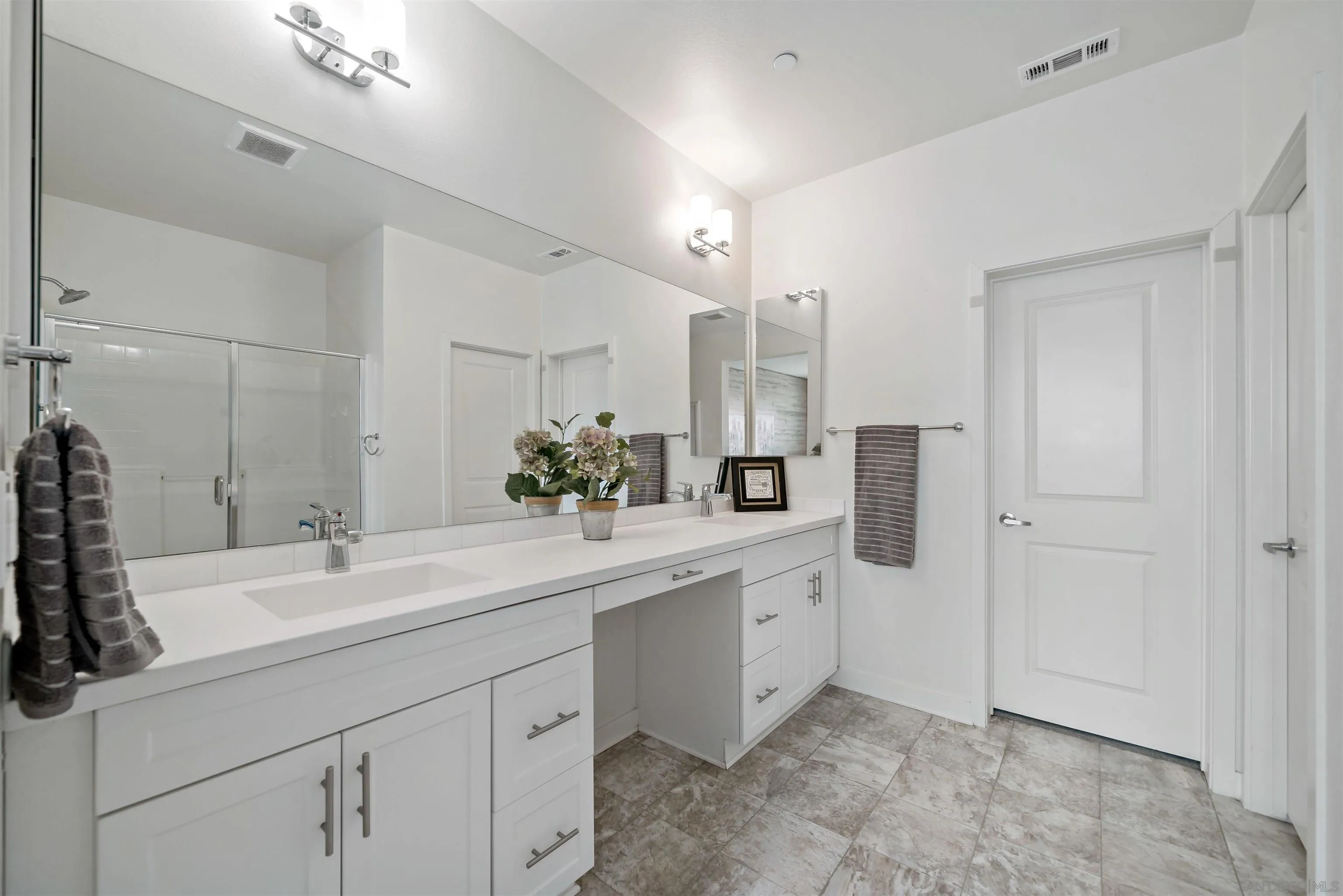 2042 Foxtrot Loop Unit 2