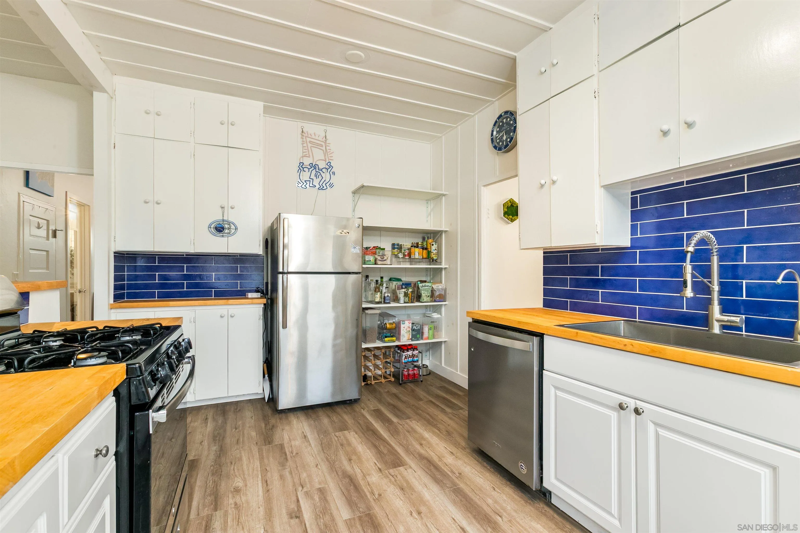 4963 Long Branch Ave