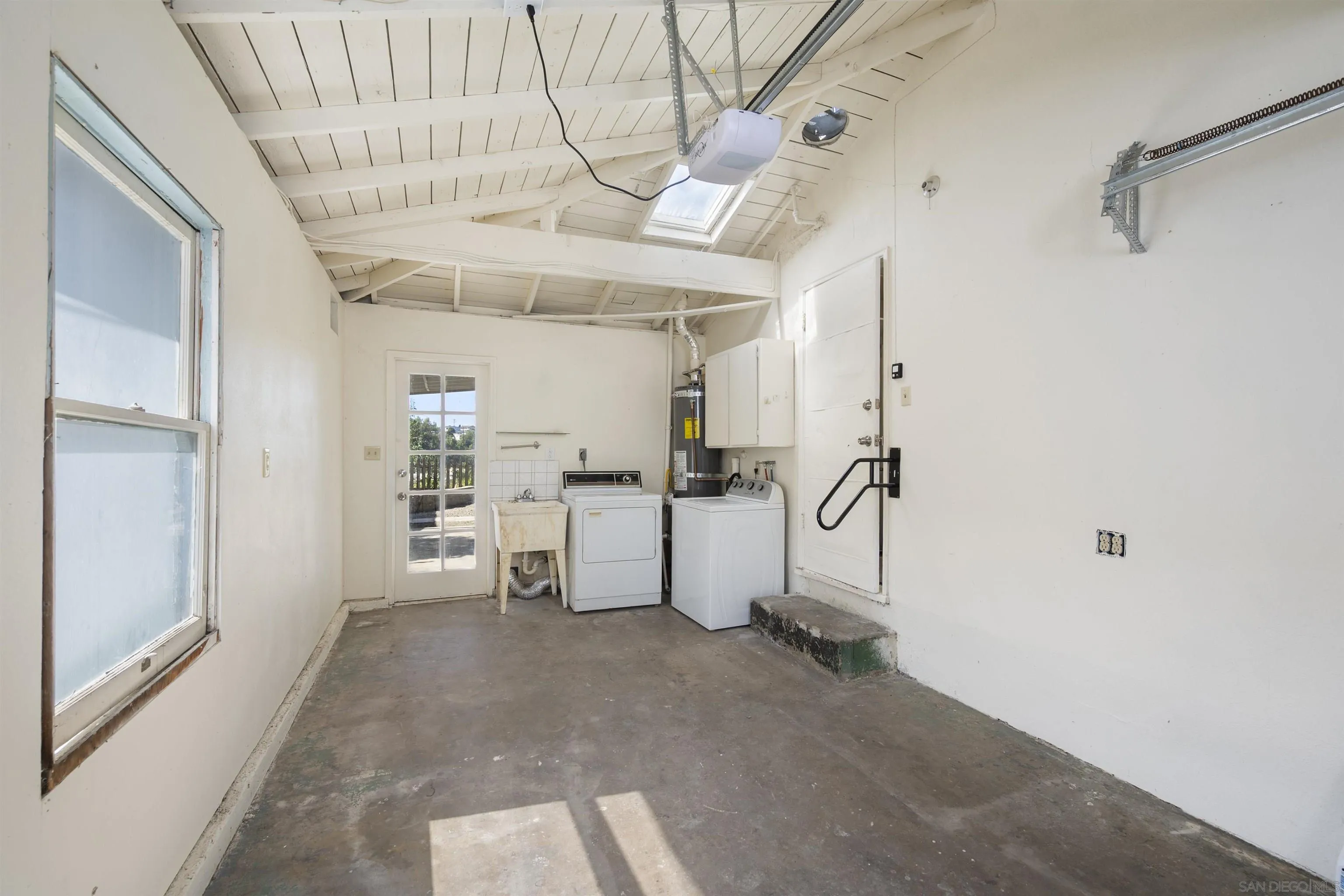 2762 Ridge View Drive