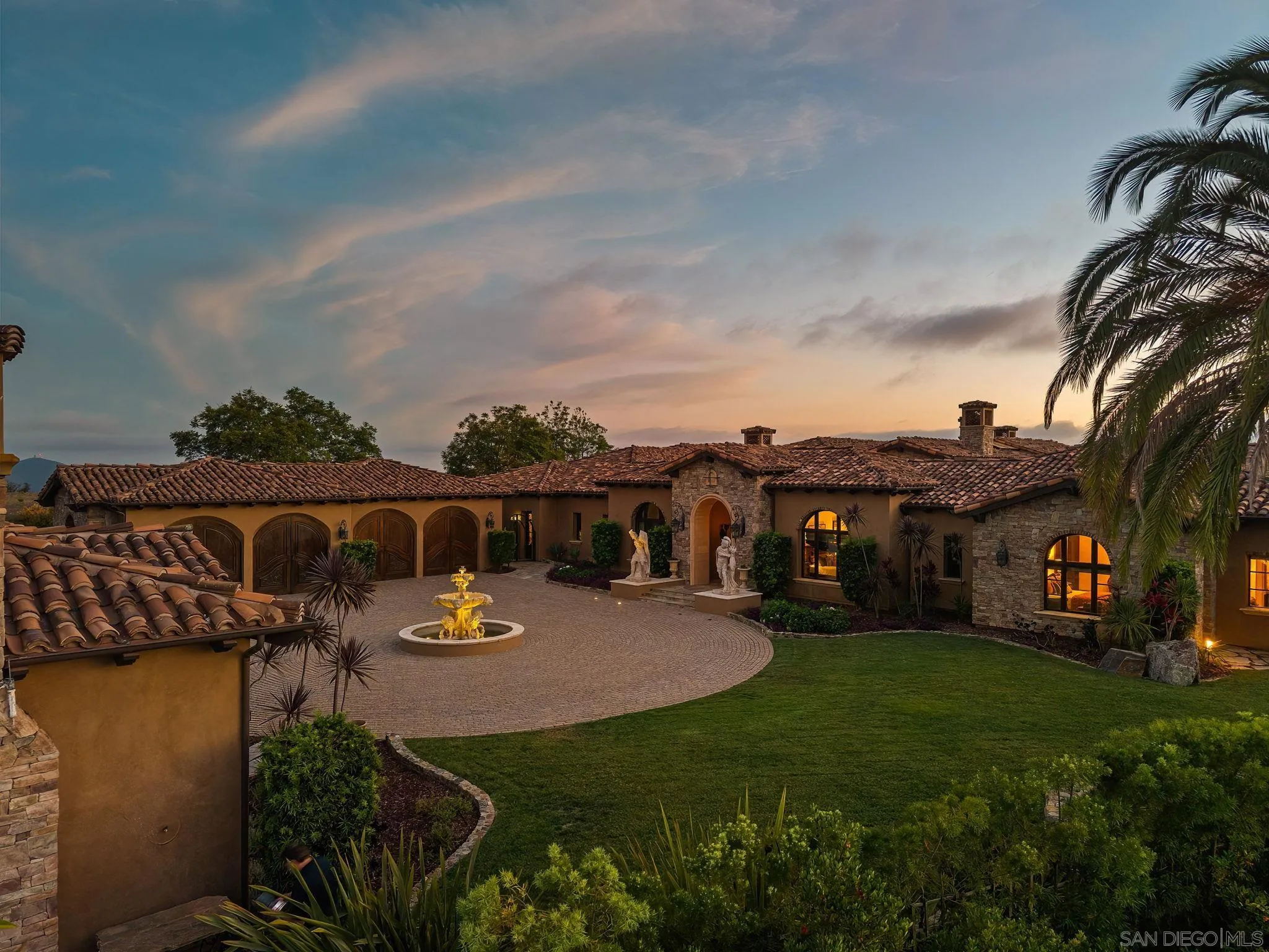 8619 Via Rancho Cielo