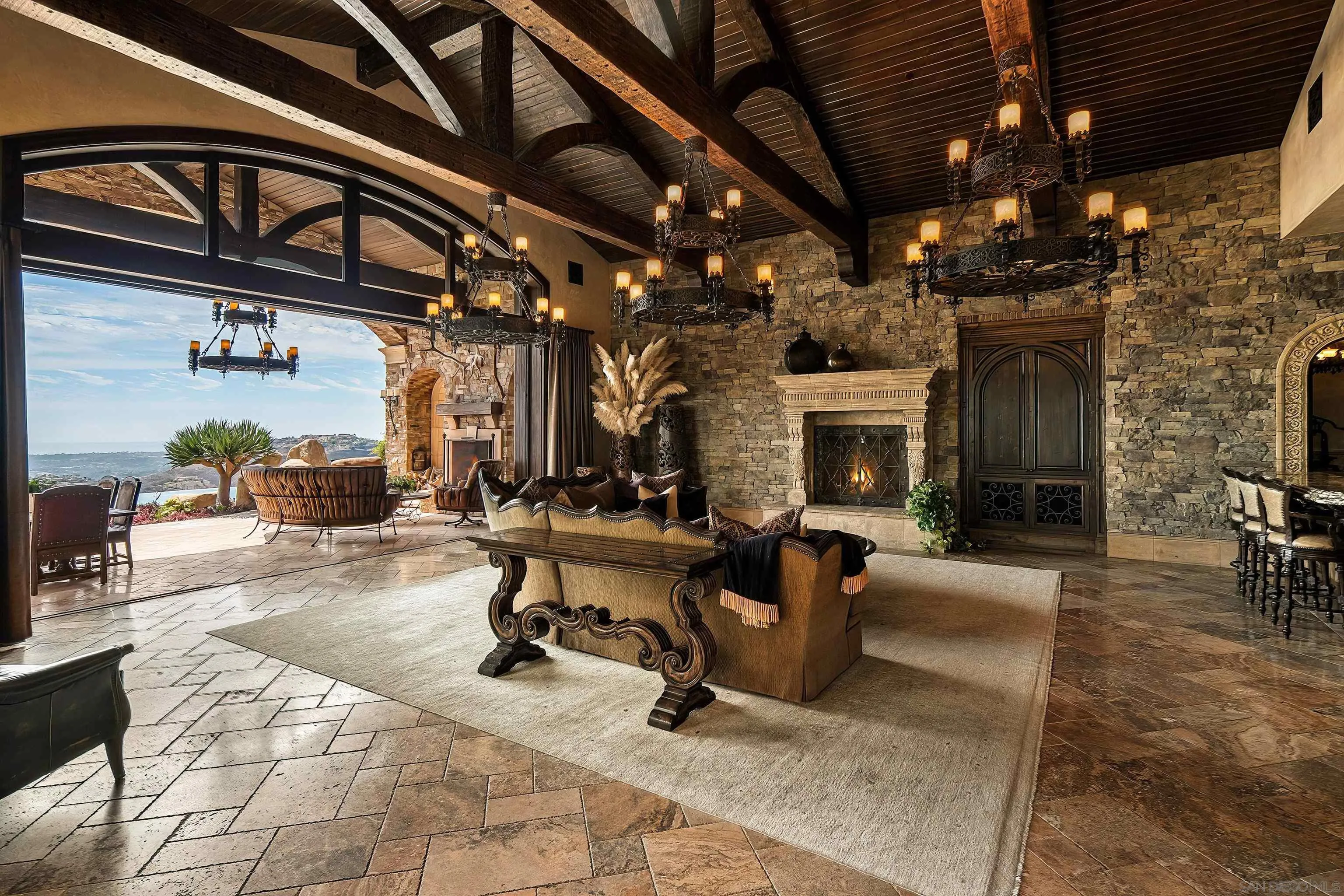 8619 Via Rancho Cielo