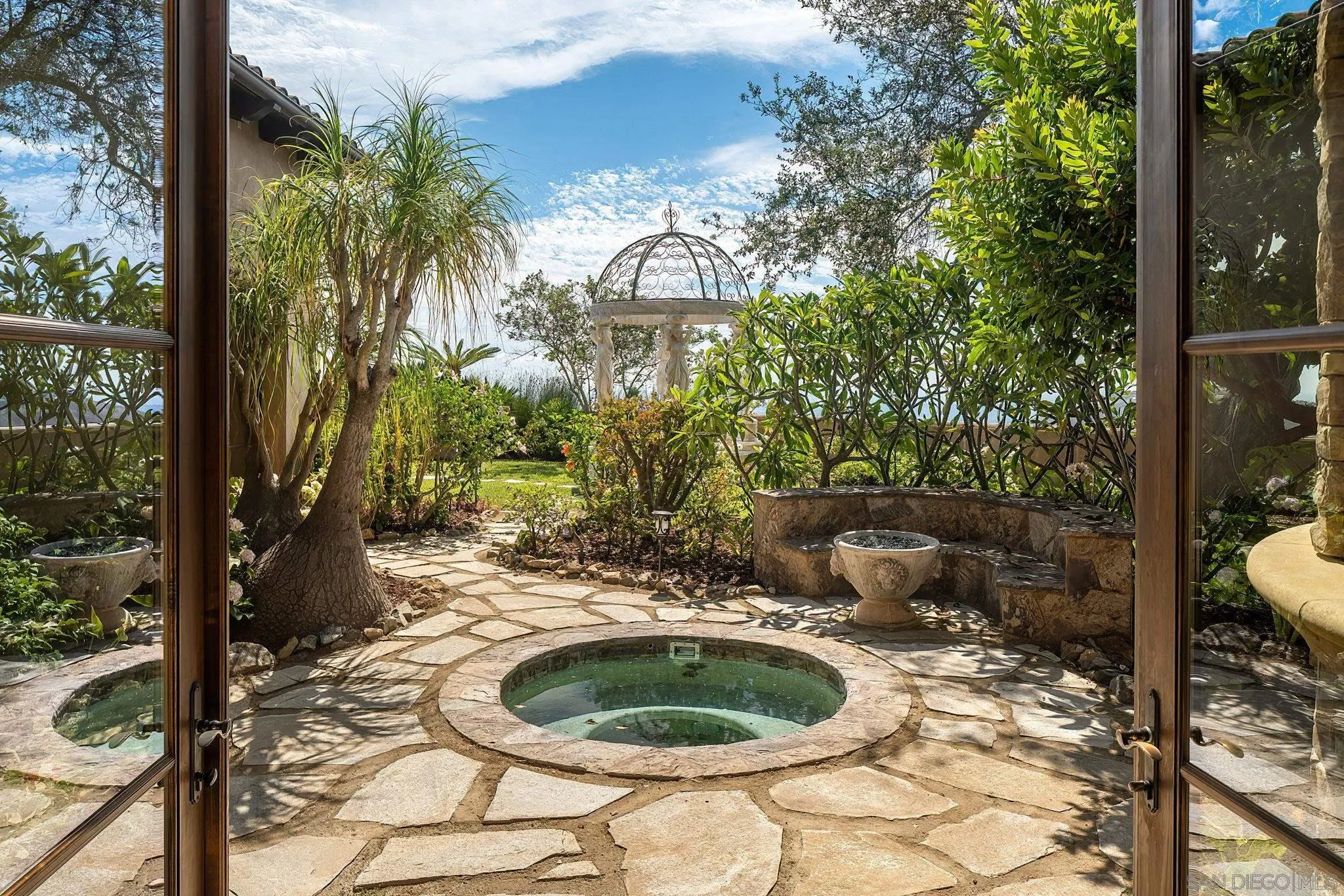 8619 Via Rancho Cielo