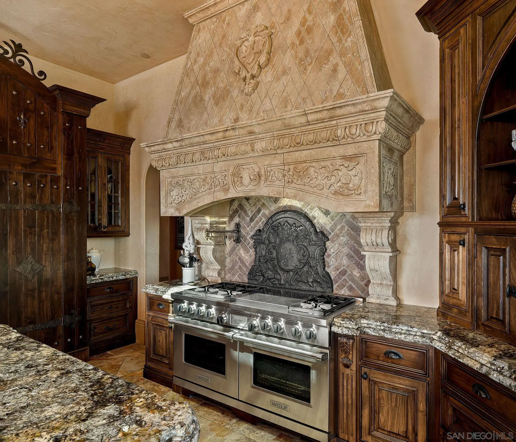 8619 Via Rancho Cielo